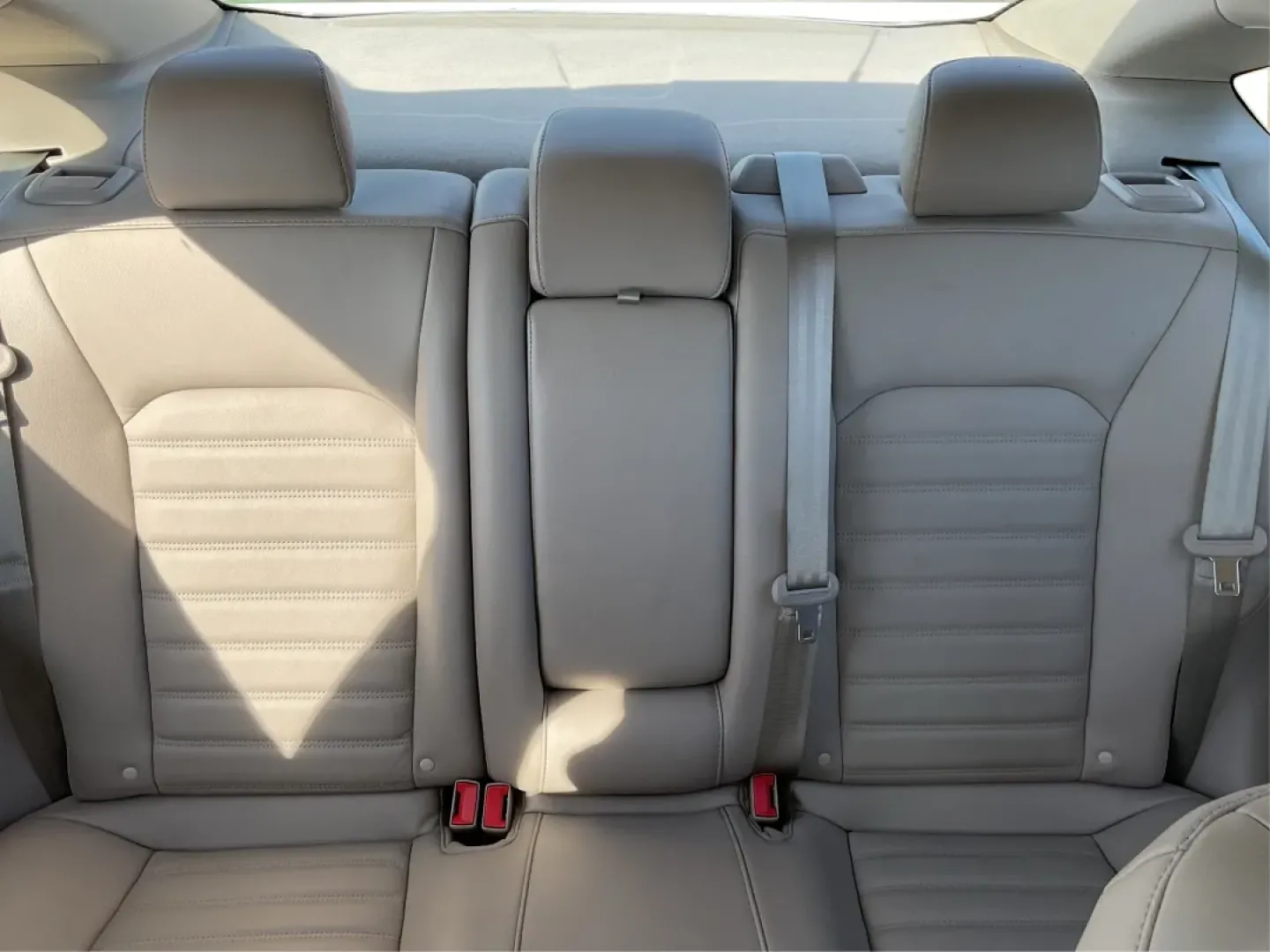2018 Ford Fusion SE (3FA6P0HD4JR) with an Other engine, located at 8750 N County Rd 25A, Piqua, OH, 45356, (937) 908-9800, 40.164391, -84.232513 - **Experience the Perfect Blend of Comfort and Style with this 2018 Ford Fusion SE at Advantage Car and Credit Piqua!**<br /> <br /> Are you searching for a reliable sedan that combines comfort, tech features, and a sleek design? Look no further than this stunning **2018 Ford Fusion SE**! This car i - Photo#14