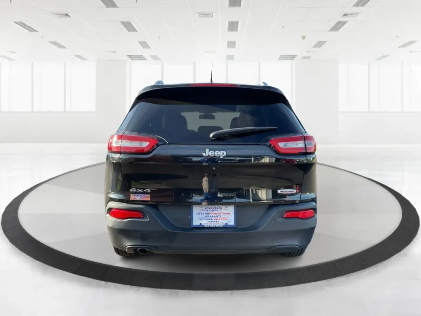 2015 Jeep Cherokee Latitude (1C4PJMCB3FW) with an Other engine, located at 880 E. National Road, Vandalia, OH, 45377, (937) 908-9800, 39.891918, -84.183594 - **Unleash New Adventures with the 2015 Jeep Cherokee Latitude Your Ideal Crossover Awaits!**<br /> <br /> Are you ready to elevate your lifestyle with a vehicle that's as adventurous as you are? Whether you're embarking on weekend getaways, navigating your daily commute, or simply enjoying family o - Photo#3