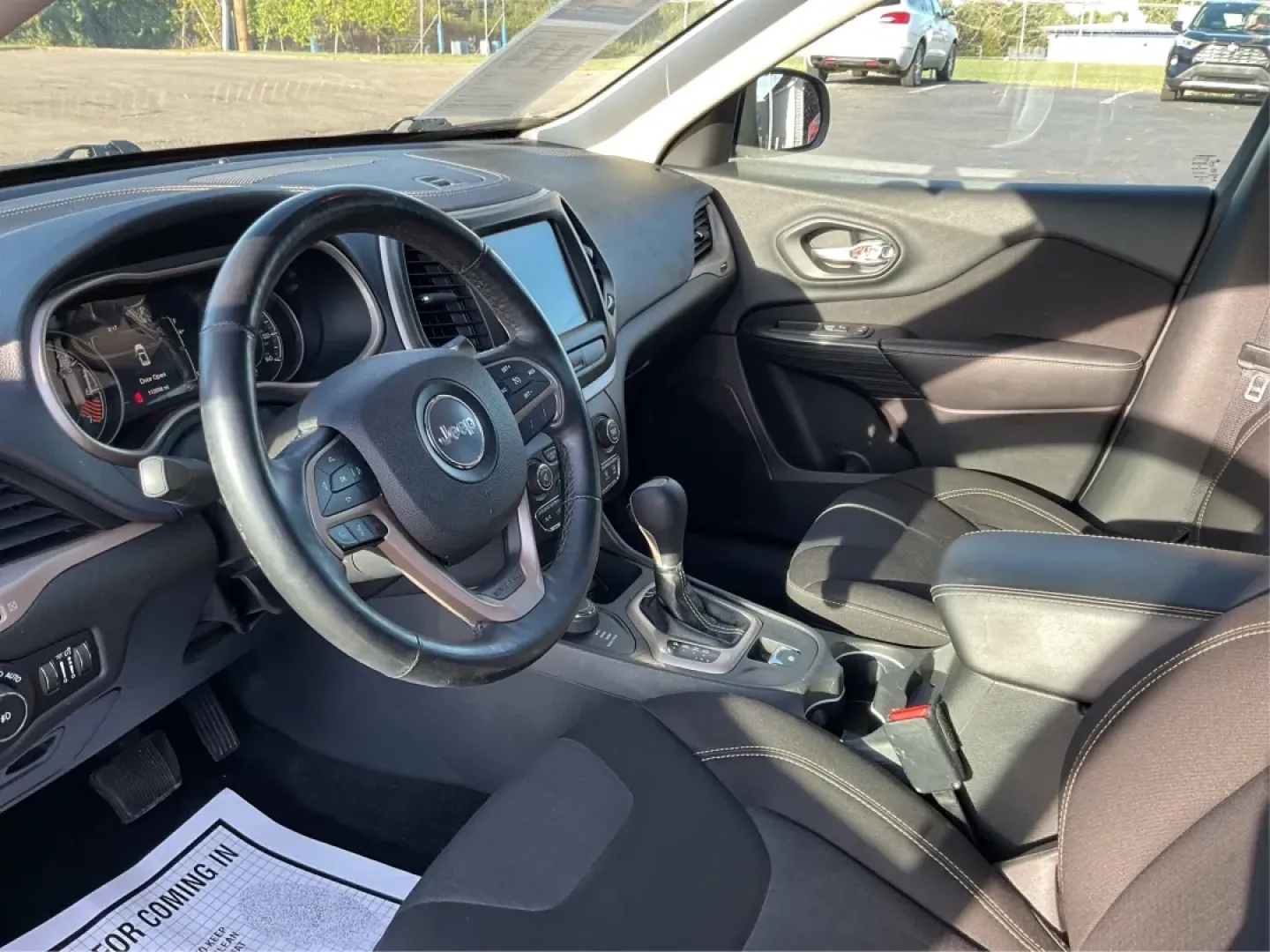 2015 Jeep Cherokee Latitude (1C4PJMCB3FW) with an Other engine, located at 880 E. National Road, Vandalia, OH, 45377, (937) 908-9800, 39.891918, -84.183594 - **Unleash New Adventures with the 2015 Jeep Cherokee Latitude Your Ideal Crossover Awaits!**<br /> <br /> Are you ready to elevate your lifestyle with a vehicle that's as adventurous as you are? Whether you're embarking on weekend getaways, navigating your daily commute, or simply enjoying family o - Photo#9