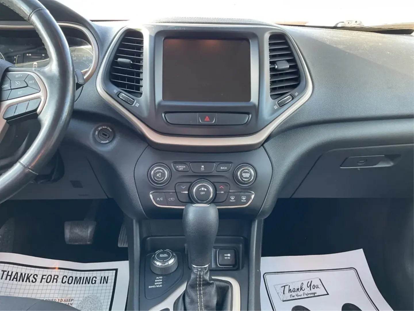 2015 Jeep Cherokee Latitude (1C4PJMCB3FW) with an Other engine, located at 880 E. National Road, Vandalia, OH, 45377, (937) 908-9800, 39.891918, -84.183594 - **Unleash New Adventures with the 2015 Jeep Cherokee Latitude Your Ideal Crossover Awaits!**<br /> <br /> Are you ready to elevate your lifestyle with a vehicle that's as adventurous as you are? Whether you're embarking on weekend getaways, navigating your daily commute, or simply enjoying family o - Photo#13