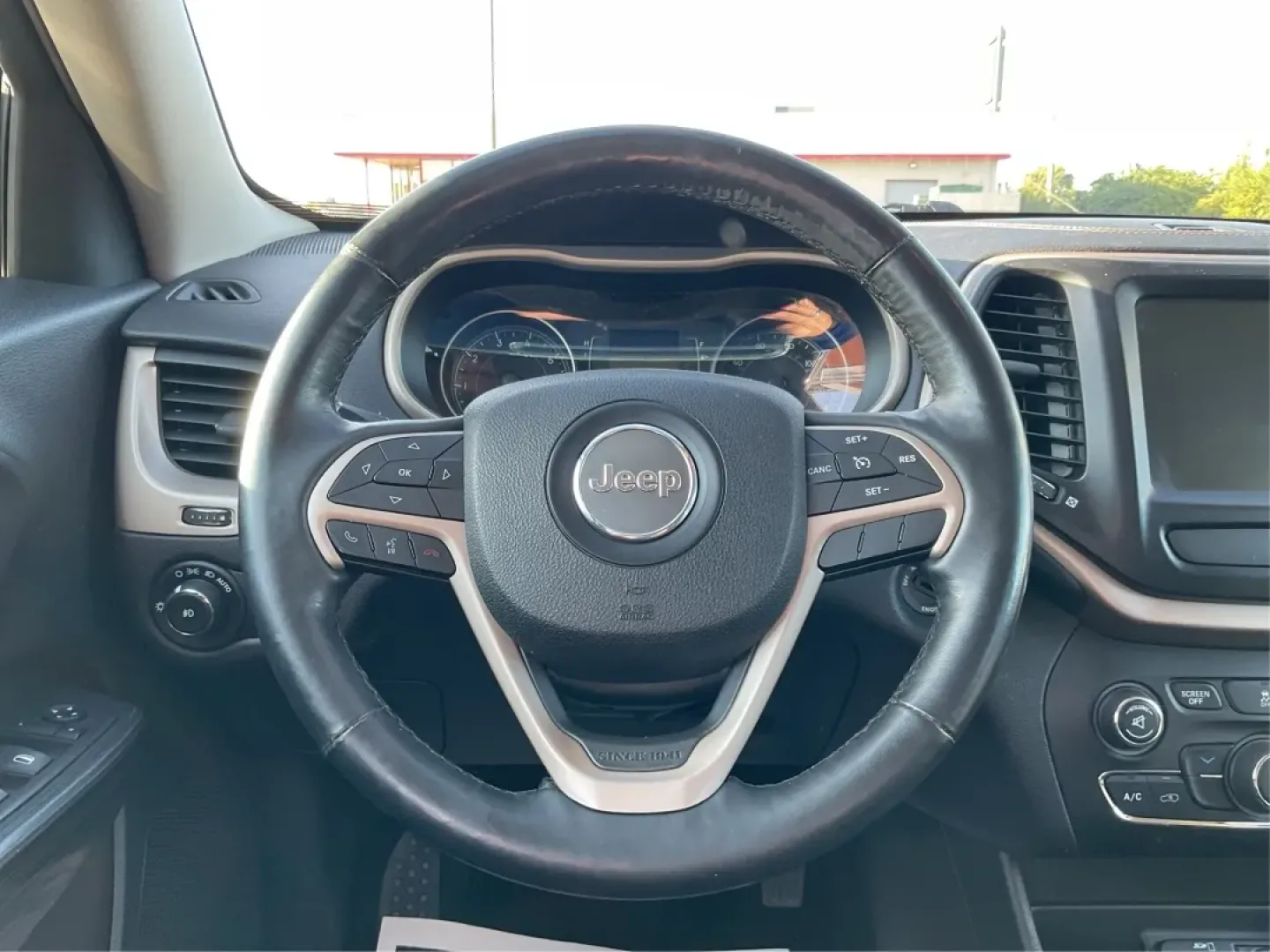 2015 Jeep Cherokee Latitude (1C4PJMCB3FW) with an Other engine, located at 880 E. National Road, Vandalia, OH, 45377, (937) 908-9800, 39.891918, -84.183594 - **Unleash New Adventures with the 2015 Jeep Cherokee Latitude Your Ideal Crossover Awaits!**<br /> <br /> Are you ready to elevate your lifestyle with a vehicle that's as adventurous as you are? Whether you're embarking on weekend getaways, navigating your daily commute, or simply enjoying family o - Photo#16