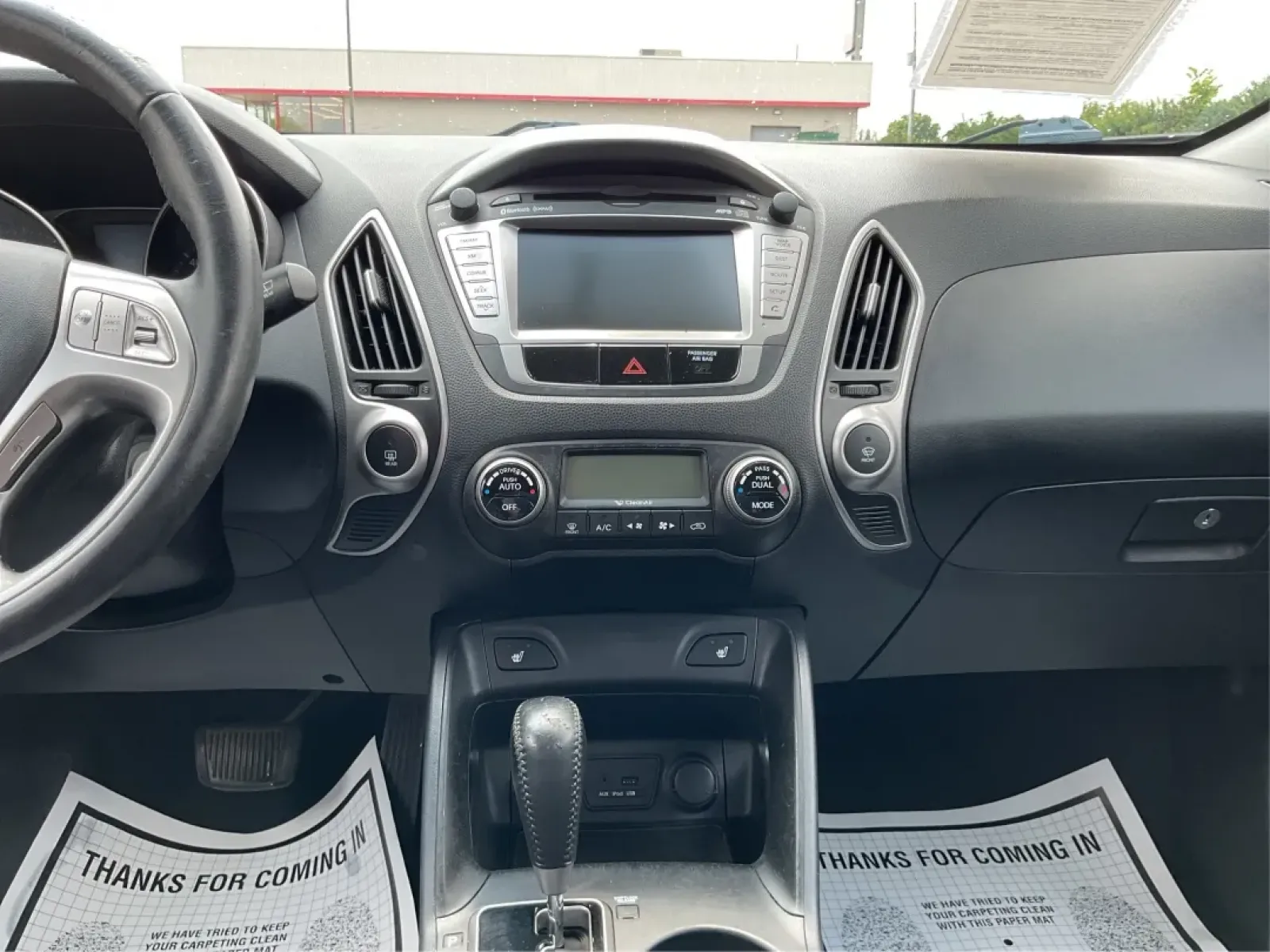 2010 Hyundai Tucson Limited (KM8JUCAC0AU) with an Theta II 2.4L I-4 DOHC engine, located at 4508 South Dixie Dr, Moraine, OH, 45439, (937) 908-9800, 39.689976, -84.218452 - **Adventure Awaits with the 2010 Hyundai Tucson Limited at Advantage Car and Credit!**<br /> <br /> Are you ready to embark on new adventures with your family or explore the great outdoors? The 2010 Hyundai Tucson Limited is the perfect companion for anyone who craves versatility and comfort-ideal f - Photo#13