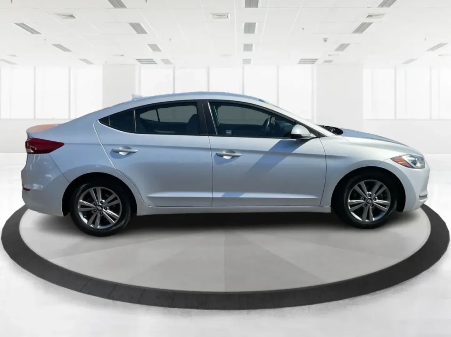 2018 Hyundai Elantra SEL (KMHD84LF3JU) with an Nu 2L I-4 DOHC engine, located at 880 E. National Road, Vandalia, OH, 45377, (937) 908-9800, 39.891918, -84.183594 - Are you in the market for a reliable and stylish vehicle that fits your lifestyle? The 2018 Hyundai Elantra SEL, available at Advantage Car and Credit in Vandalia, OH, is your perfect companion for both daily commutes and weekend adventures. With its sophisticated design and smart technology, this s - Photo#1