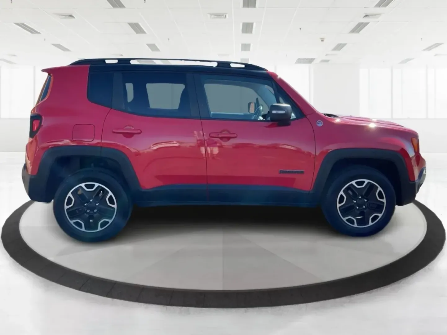 2016 Jeep Renegade Trailhawk (ZACCJBCTXGP) with an Tigershark MultiAir 2.4L I-4 variable valve contro engine, located at 1099 N County Rd 25A , Troy, OH, 45373, (937) 908-9800, 40.057079, -84.212883 - **Experience Adventure and Comfort with the 2016 Jeep Renegade Trailhawk!**<br /> <br /> Are you ready to elevate your lifestyle with a versatile vehicle that's perfect for weekend getaways, daily commutes, and everything in between? Look no further than the 2016 Jeep Renegade Trailhawk available at - Photo#1