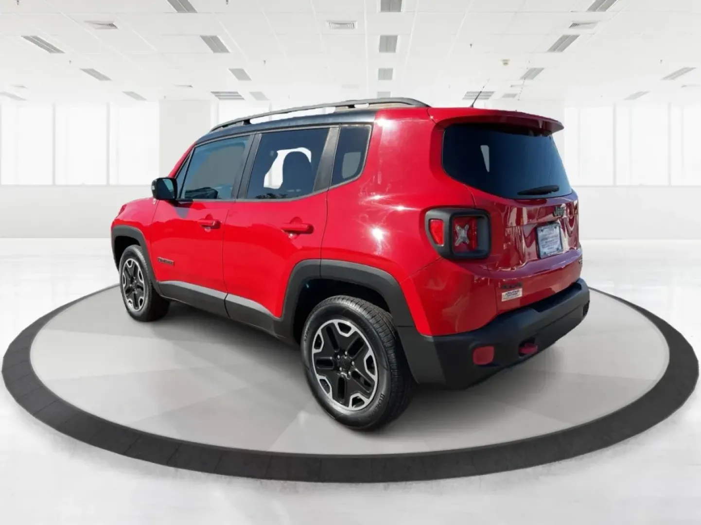 2016 Jeep Renegade Trailhawk (ZACCJBCTXGP) with an Tigershark MultiAir 2.4L I-4 variable valve contro engine, located at 1099 N County Rd 25A , Troy, OH, 45373, (937) 908-9800, 40.057079, -84.212883 - **Experience Adventure and Comfort with the 2016 Jeep Renegade Trailhawk!**<br /> <br /> Are you ready to elevate your lifestyle with a versatile vehicle that's perfect for weekend getaways, daily commutes, and everything in between? Look no further than the 2016 Jeep Renegade Trailhawk available at - Photo#4