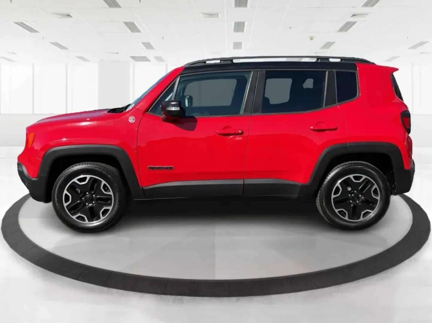 2016 Jeep Renegade Trailhawk (ZACCJBCTXGP) with an Tigershark MultiAir 2.4L I-4 variable valve contro engine, located at 1099 N County Rd 25A , Troy, OH, 45373, (937) 908-9800, 40.057079, -84.212883 - **Experience Adventure and Comfort with the 2016 Jeep Renegade Trailhawk!**<br /> <br /> Are you ready to elevate your lifestyle with a versatile vehicle that's perfect for weekend getaways, daily commutes, and everything in between? Look no further than the 2016 Jeep Renegade Trailhawk available at - Photo#5