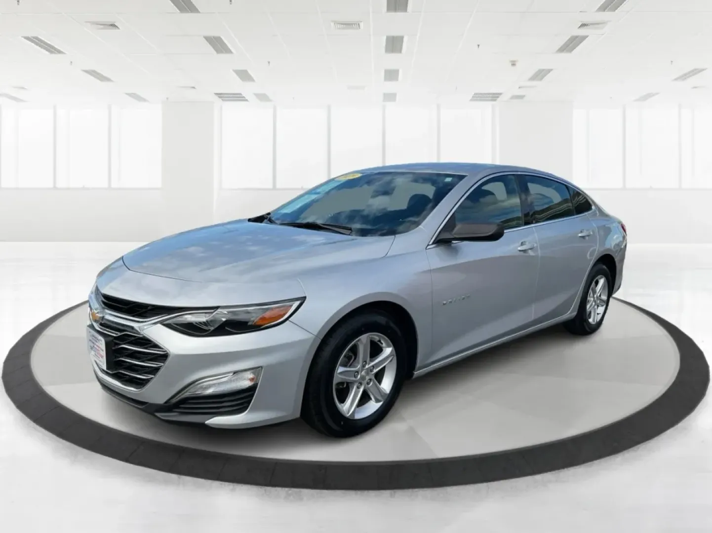 2019 Chevrolet Malibu 1LS (1G1ZB5STXKF) with an ECOTEC 1.5L I-4 gasoline direct injection engine, located at 401 Woodman Dr, Riverside, OH, 45431, (937) 908-9800, 39.760899, -84.123421 - Looking for a reliable sedan that fits seamlessly into your lifestyle? The 2019 Chevrolet Malibu 1LS, now available at Advantage Car and Credit in Riverside, OH, is the perfect blend of style, comfort, and functionality. Whether you're commuting to work, running errands around town, or planning a we - Photo#8