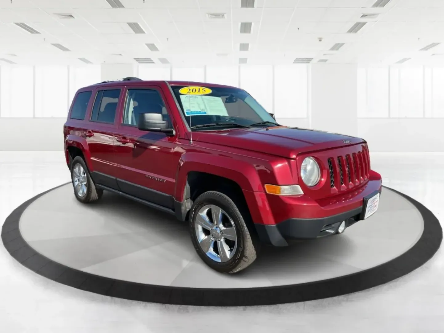 2015 Jeep Patriot Latitude (1C4NJRFB0FD) with an 2.4L I-4 DOHC engine, located at 4508 South Dixie Dr, Moraine, OH, 45439, (937) 908-9800, 39.689976, -84.218452 - **Adventure Awaits with the 2015 Jeep Patriot Latitude Your Perfect Companion for Every Journey!**<br /> <br /> At Advantage Car and Credit - Riverside, located at 401 Woodman Dr, Riverside, OH 45431, we understand that life is an adventure, whether it's gearing up for a weekend getaway or managing - Photo#20