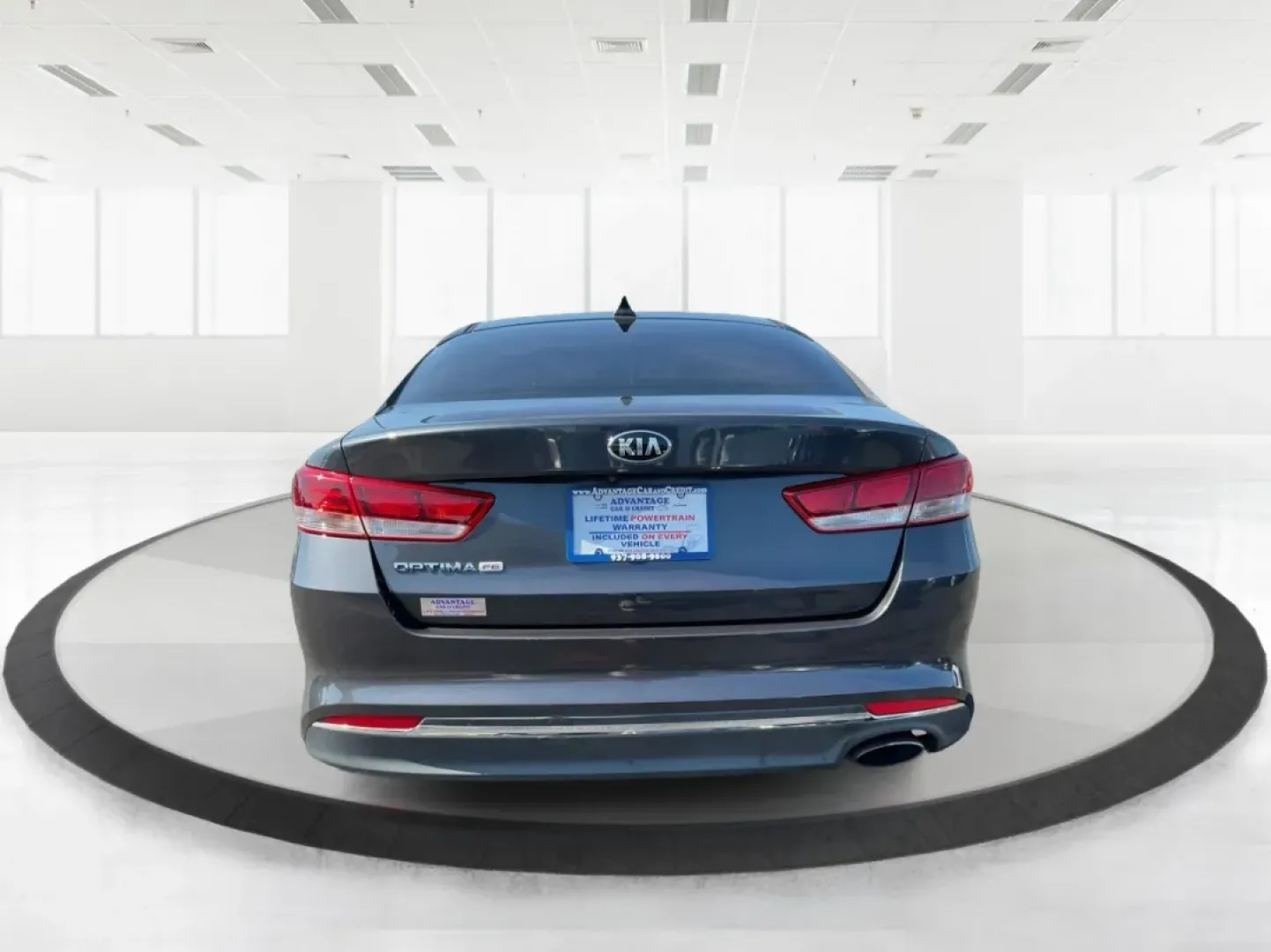 2017 Kia Optima LX (5XXGT4L37HG) with an Theta II 2.4L I-4 gasoline direct injection engine, located at 1184 Kauffman Ave, Fairborn, OH, 45324, (937) 908-9800, 39.807072, -84.030914 - Discover the perfect blend of style and functionality with this 2017 Kia Optima LX, available at Advantage Car and Credit, your trusted Buy Here Pay Here dealership in Fairborn, OH. Whether you're commuting to work, shuttling the kids to school, or planning a weekend getaway, this sedan is designed - Photo#3