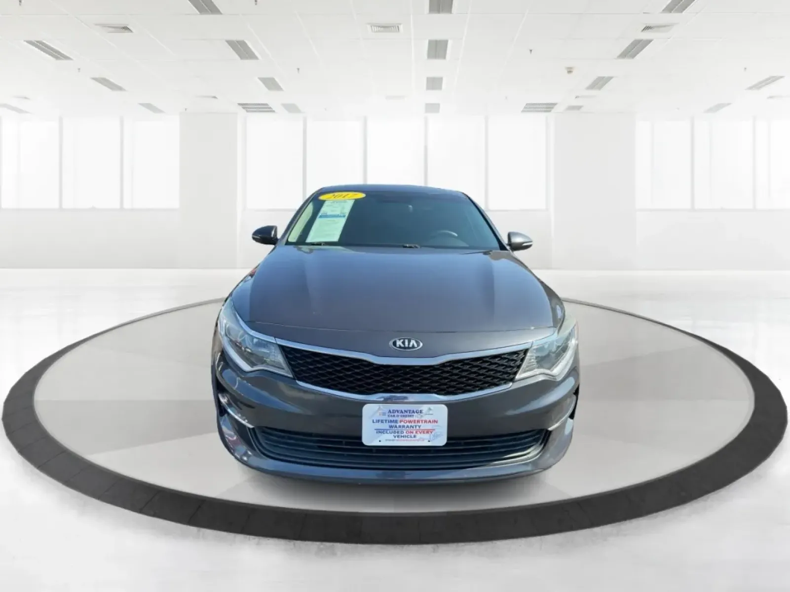 2017 Kia Optima LX (5XXGT4L37HG) with an Theta II 2.4L I-4 gasoline direct injection engine, located at 4508 South Dixie Dr, Moraine, OH, 45439, (937) 908-9800, 39.689976, -84.218452 - Discover the perfect blend of style and functionality with this 2017 Kia Optima LX, available at Advantage Car and Credit, your trusted Buy Here Pay Here dealership in Fairborn, OH. Whether you're commuting to work, shuttling the kids to school, or planning a weekend getaway, this sedan is designed - Photo#7