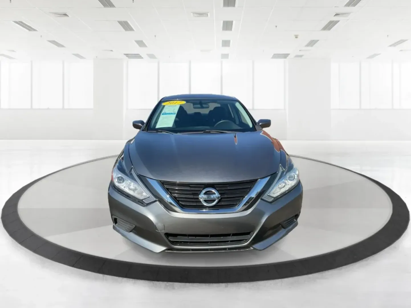 2017 Nissan Altima 2.5 S (1N4AL3AP1HC) with an 2.5L I-4 DOHC engine, located at 4508 South Dixie Dr, Moraine, OH, 45439, (937) 908-9800, 39.689976, -84.218452 - Elevate your daily driving experience with the perfect blend of style, performance, and affordability. At Advantage Car and Credit in Moraine, OH, we understand that finding reliable transportation is essential for your busy lifestyle-whether you're commuting to work, running errands, or embarking o - Photo#7