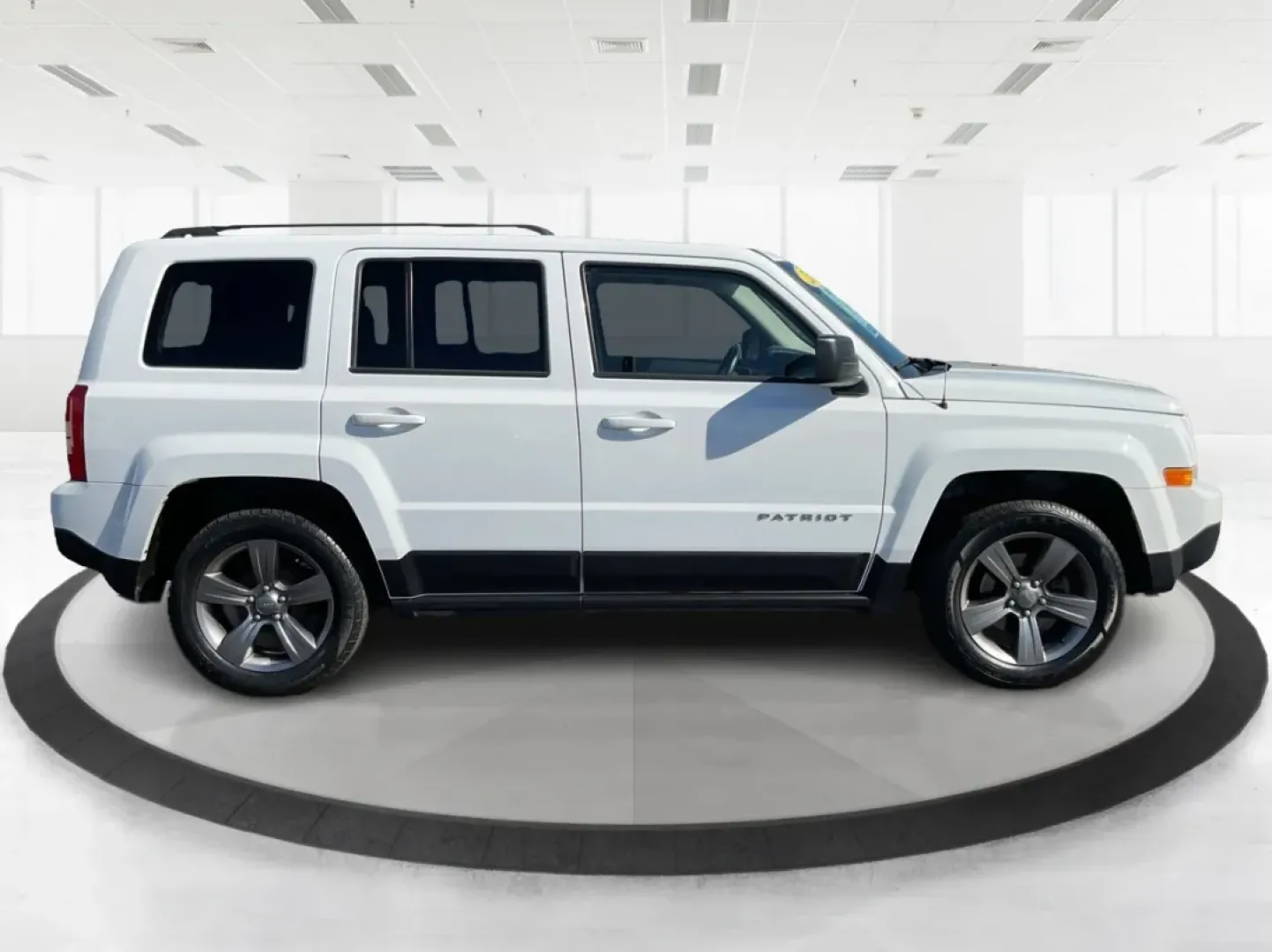 2015 Jeep Patriot High Altitude Edition (1C4NJPFA5FD) with an 2L I-4 DOHC engine, located at 4508 South Dixie Dr, Moraine, OH, 45439, (937) 908-9800, 39.689976, -84.218452 - Discover the perfect blend of adventure and everyday practicality with the 2015 Jeep Patriot High Altitude Edition, now available at Advantage Car and Credit in Moraine, OH! Designed for those who want to conquer both the urban jungle and the great outdoors, this SUV is not just a vehicle; it's a li - Photo#1