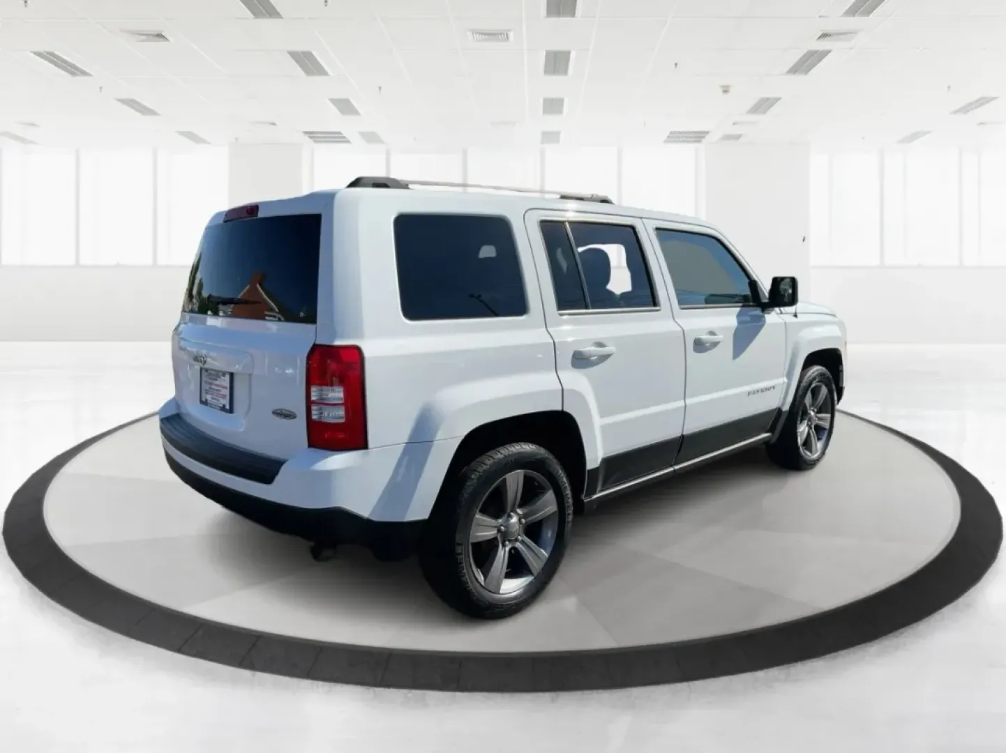 2015 Jeep Patriot High Altitude Edition (1C4NJPFA5FD) with an 2L I-4 DOHC engine, located at 4508 South Dixie Dr, Moraine, OH, 45439, (937) 908-9800, 39.689976, -84.218452 - Discover the perfect blend of adventure and everyday practicality with the 2015 Jeep Patriot High Altitude Edition, now available at Advantage Car and Credit in Moraine, OH! Designed for those who want to conquer both the urban jungle and the great outdoors, this SUV is not just a vehicle; it's a li - Photo#2