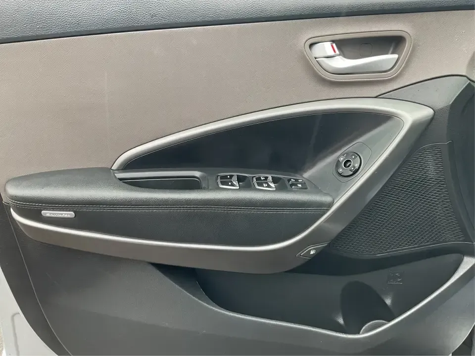 2017 Hyundai Santa Fe 2.4L (5XYZTDLB2HG) with an Theta II 2.4L I-4 gasoline direct injection engine, 6A transmission, located at 1951 S Dayton Lakeview Rd., New Carlisle, OH, 45344, (937) 908-9800, 39.890999, -84.050255 - Discover the perfect blend of comfort, capability, and style with the 2017 Hyundai Santa Fe, now available at Advantage Car and Credit, located at 1184 Kauffman Ave, Fairborn, OH 45324. This versatile SUV is an excellent choice for growing families, weekend adventurers, or budget-conscious buyers lo - Photo#17