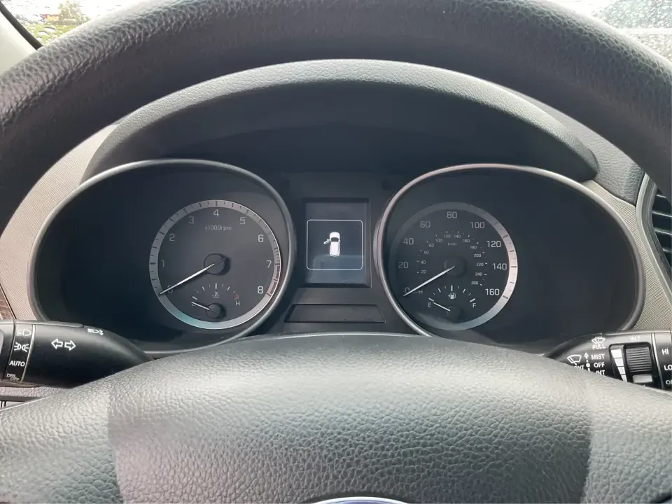 2017 Hyundai Santa Fe 2.4L (5XYZTDLB2HG) with an Theta II 2.4L I-4 gasoline direct injection engine, 6A transmission, located at 8750 N County Rd 25A, Piqua, OH, 45356, (937) 908-9800, 40.164391, -84.232513 - Discover the perfect blend of comfort, capability, and style with the 2017 Hyundai Santa Fe, now available at Advantage Car and Credit, located at 1184 Kauffman Ave, Fairborn, OH 45324. This versatile SUV is an excellent choice for growing families, weekend adventurers, or budget-conscious buyers lo - Photo#15