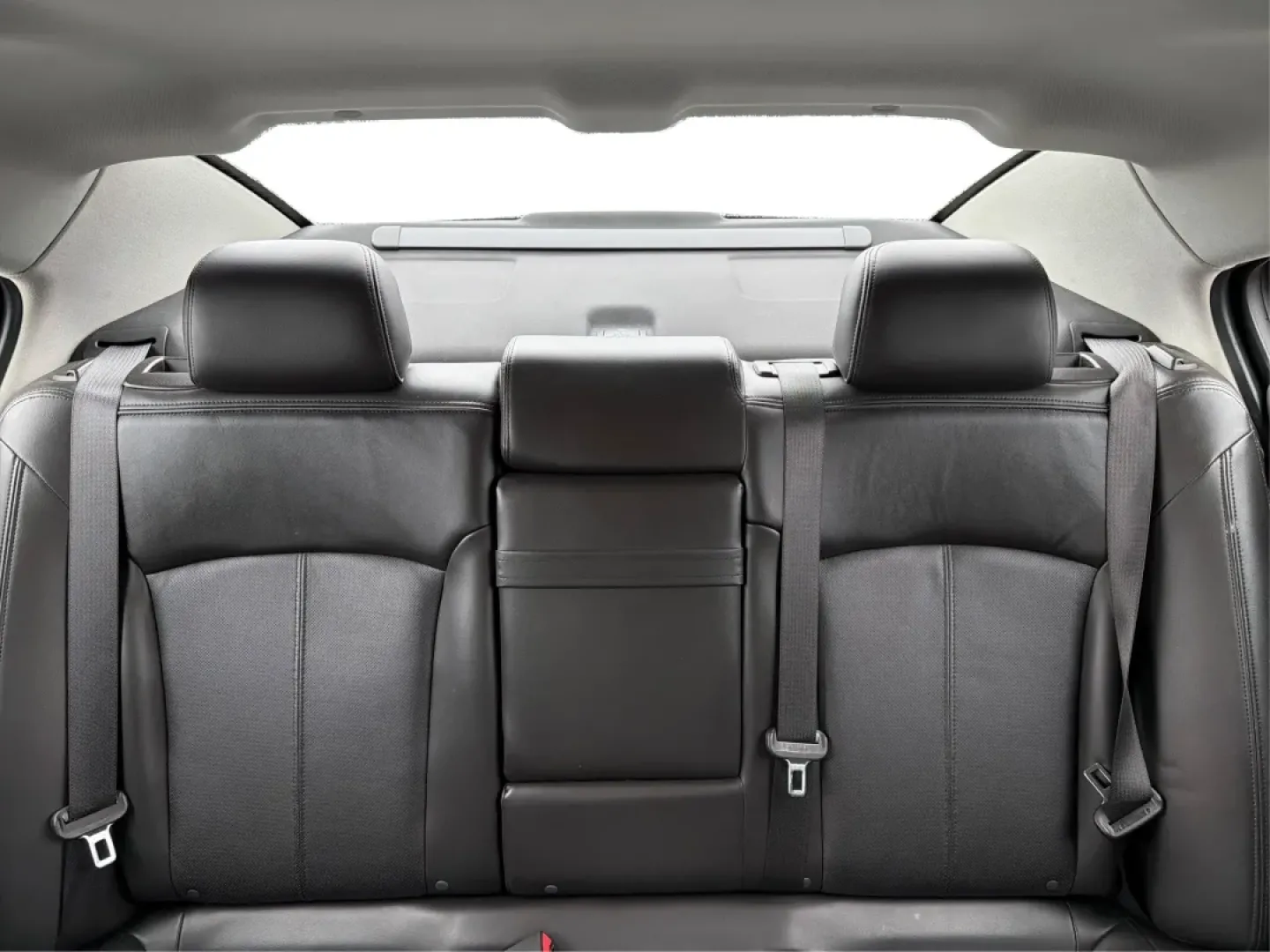 2013 Buick LaCrosse Premium 1 Group (1G4GF5E38DF) with an 3.6L V-6 gasoline direct injection engine, located at 1951 S Dayton Lakeview Rd., New Carlisle, OH, 45344, (937) 908-9800, 39.890999, -84.050255 - **Discover Comfort and Luxury with This 2013 Buick LaCrosse Perfect for Commuters and Families!**<br /> <br /> Are you looking for a vehicle that combines elegance, comfort, and practicality? Look no further than the stunning 2013 Buick LaCrosse, available now at Advantage Car and Credit - Troy! Th - Photo#14