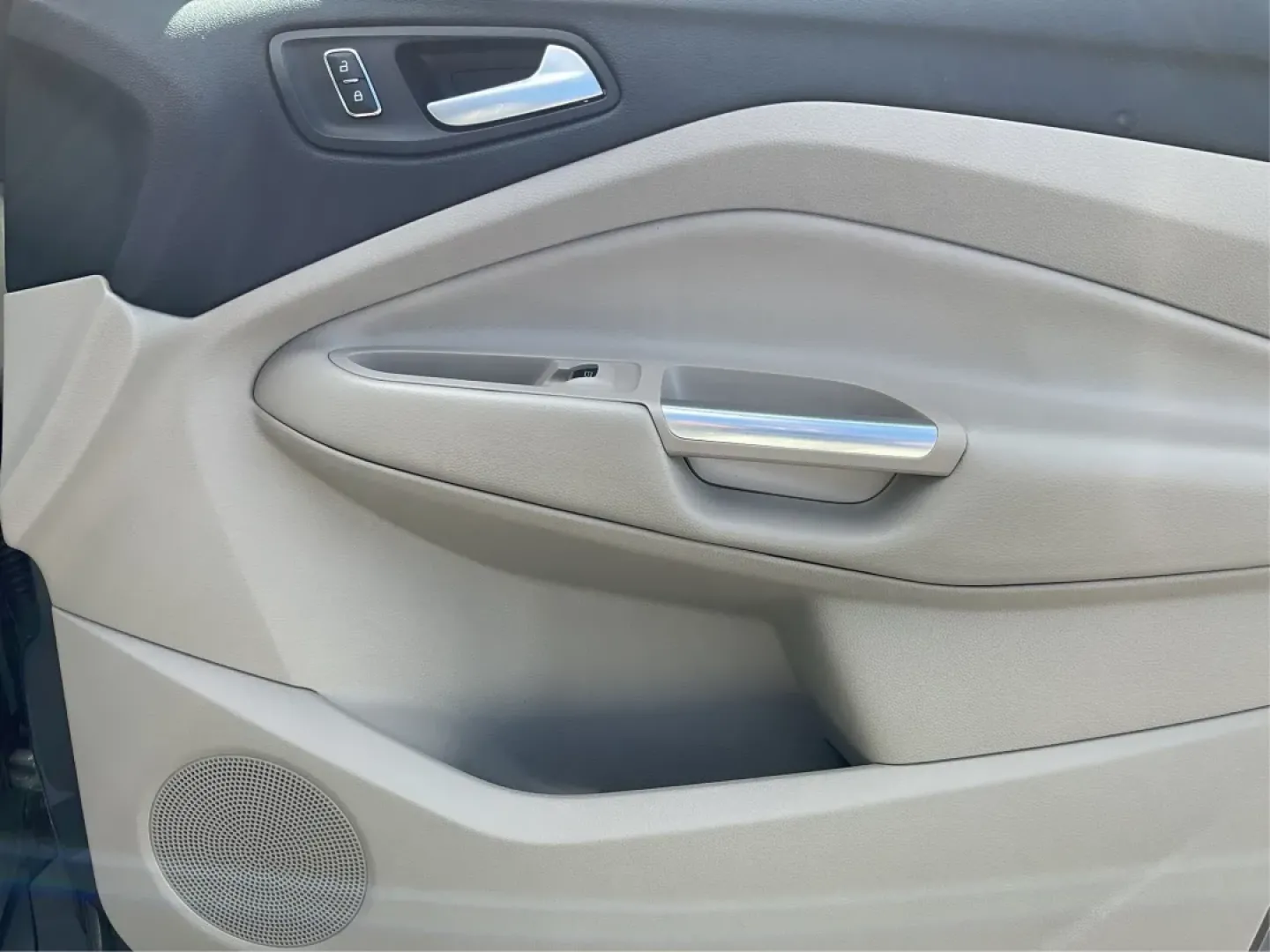 2014 Ford Escape Titanium 4WD (1FMCU9J92EU) with an 2.0L L4 DOHC 16V engine, 6-Speed Automatic transmission, located at 401 Woodman Dr, Riverside, OH, 45431, (937) 908-9800, 39.760899, -84.123421 - Looking for a versatile vehicle that accommodates your dynamic lifestyle? Meet the 2014 Ford Escape Titanium, the perfect SUV for growing families, adventurous souls, and budget-conscious buyers alike! With its impressive blend of performance, comfort, and cutting-edge technology, this Ford Escape i - Photo#20