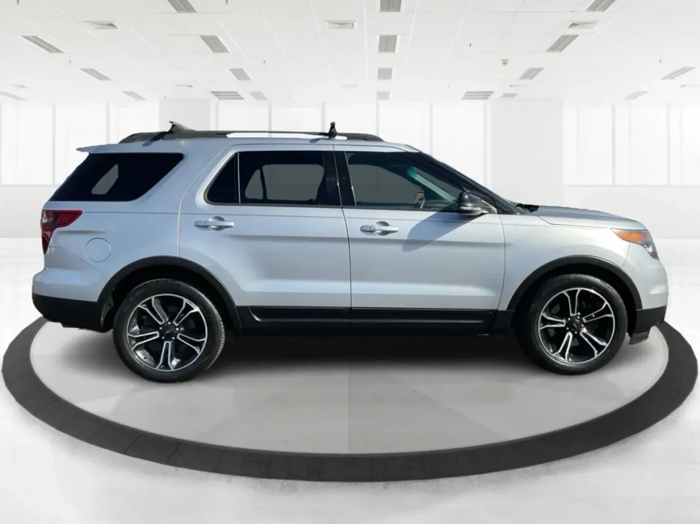 2015 Ford Explorer Sport (1FM5K8GT4FG) with an EcoBoost 3.5L V-6 gasoline direct injection engine, located at 1230 East Main St, Xenia, OH, 45385, (937) 908-9800, 39.688026, -83.910172 - **Elevate Your Adventures with a 2015 Ford Explorer Sport at Advantage Car and Credit Xenia!**<br /> <br /> Are you ready to embark on unforgettable adventures with your family or friends? The 2015 Ford Explorer Sport is designed to be your perfect companion for weekend getaways, daily commutes, an - Photo#1
