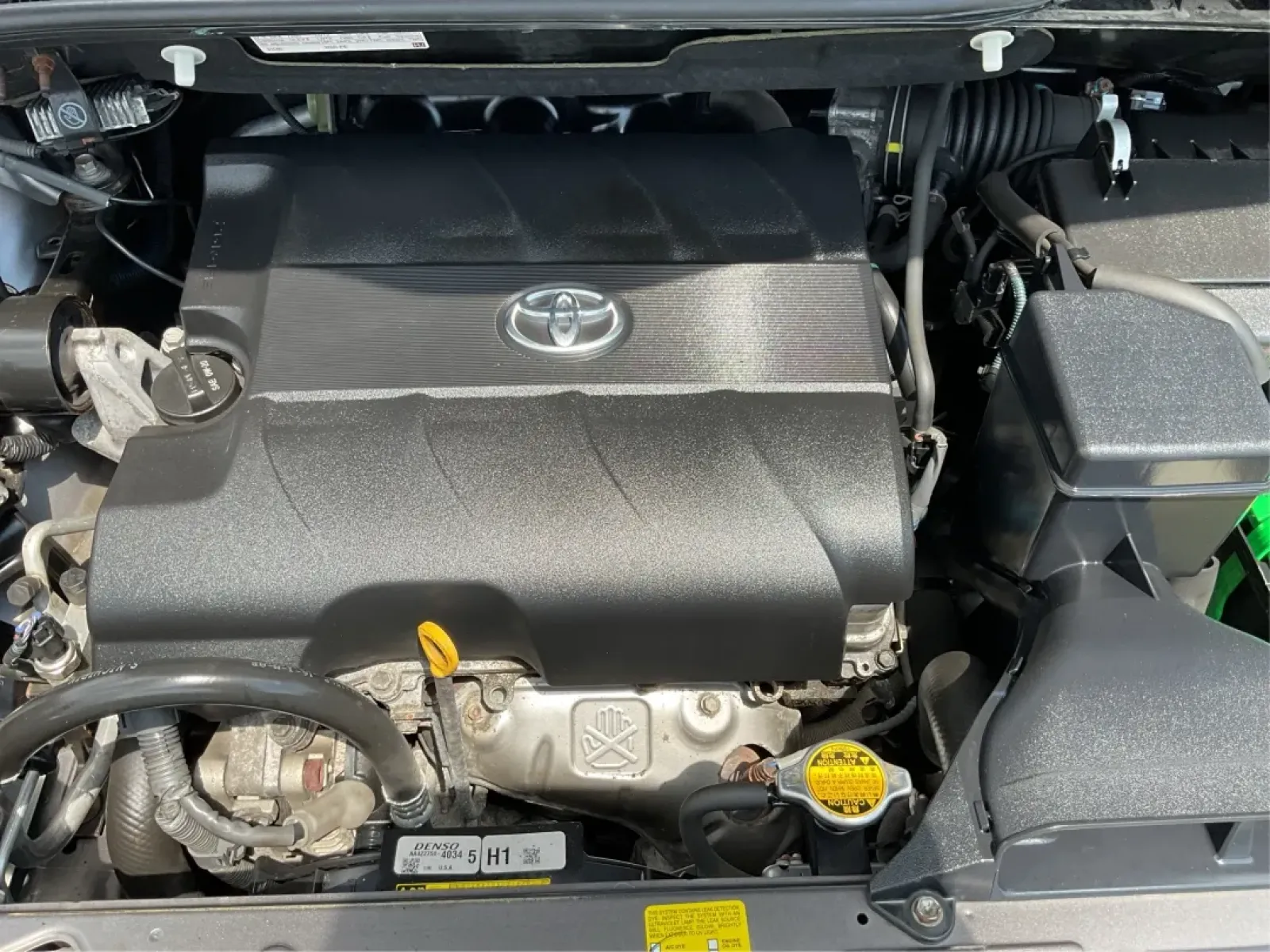 2012 Toyota Sienna XLE V6 8 Passenger (5TDYK3DC7CS) with an 3.5L V-6 DOHC engine, located at 4508 South Dixie Dr, Moraine, OH, 45439, (937) 908-9800, 39.689976, -84.218452 - **Unleash Your Family Adventures with the 2012 Toyota Sienna XLE V6!** <br /> <br /> Are you ready to elevate your family's travel experiences? The 2012 Toyota Sienna XLE V6 8 Passenger is the perfect blend of comfort, space, and reliability, designed for families who love to explore. Whether you're - Photo#11