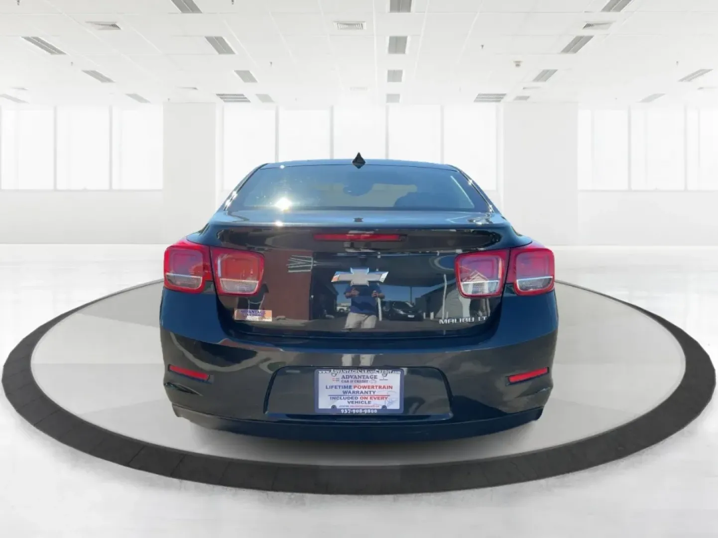 2013 Chevrolet Malibu 2LT (1G11E5SA7DF) with an ECOTEC 2.5L I-4 gasoline direct injection engine, located at 401 Woodman Dr, Riverside, OH, 45431, (937) 908-9800, 39.760899, -84.123421 - **Discover the Perfect Balance of Comfort and Style with the 2013 Chevrolet Malibu at Advantage Car and Credit - New Carlisle!**<br /> <br /> Are you looking for a reliable sedan that perfectly blends style, comfort, and performance? The 2013 Chevrolet Malibu 2LT is designed for those who appreciate - Photo#3