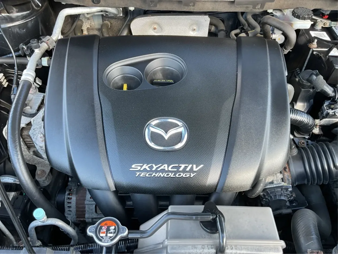 2014 Mazda CX-5 Touring AWD (JM3KE4CY2E0) with an 2.5L L4 DOHC 16V engine, 6-Speed Automatic transmission, located at 880 E. National Road, Vandalia, OH, 45377, (937) 908-9800, 39.891918, -84.183594 - **Explore the Open Road in the 2014 Mazda CX-5 Touring AWD from Advantage Car and Credit - Troy!**<br /> <br /> Are you ready to elevate your driving experience? Whether you're a growing family seeking a reliable SUV for weekend adventures, a commuter looking for comfort on long drives, or a budget- - Photo#11