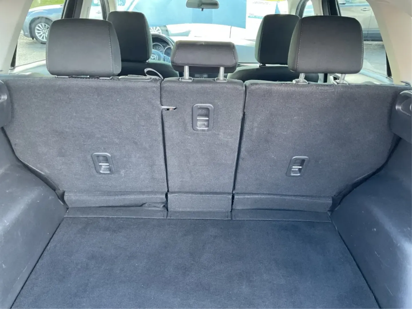 2014 Mazda CX-5 Touring AWD (JM3KE4CY2E0) with an 2.5L L4 DOHC 16V engine, 6-Speed Automatic transmission, located at 880 E. National Road, Vandalia, OH, 45377, (937) 908-9800, 39.891918, -84.183594 - **Explore the Open Road in the 2014 Mazda CX-5 Touring AWD from Advantage Car and Credit - Troy!**<br /> <br /> Are you ready to elevate your driving experience? Whether you're a growing family seeking a reliable SUV for weekend adventures, a commuter looking for comfort on long drives, or a budget- - Photo#12