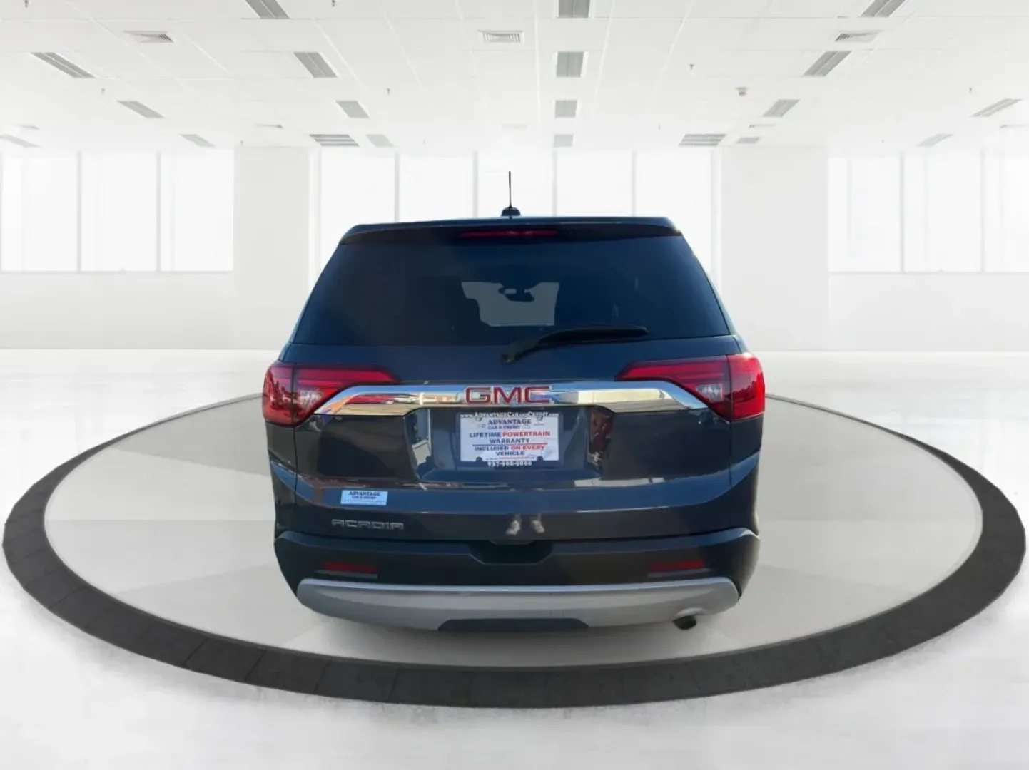 2018 GMC Acadia SLE-1 (1GKKNKLA5JZ) with an 2.5L I-4 gasoline direct injection engine, located at 1230 East Main St, Xenia, OH, 45385, (937) 908-9800, 39.688026, -83.910172 - Unleash your adventurous spirit with the 2018 GMC Acadia SLE-1, the perfect SUV for weekend getaways, family road trips, or daily commutes. With its spacious interior and versatile cargo space, this SUV is designed for those who value comfort and practicality without sacrificing style. At Advantage - Photo#3