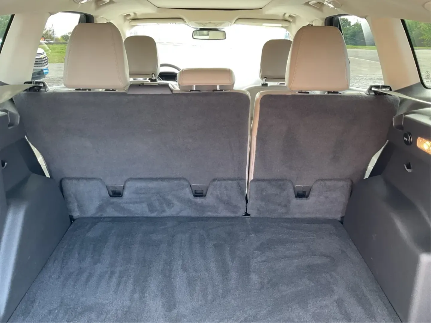 2018 Ford Escape Titanium FWD (1FMCU0J99JU) with an 2.0L L4 DOHC 16V engine, 6-Speed Automatic transmission, located at 1230 East Main St, Xenia, OH, 45385, (937) 908-9800, 39.688026, -83.910172 - Experience the perfect blend of style and practicality with the 2018 Ford Escape Titanium, now available at Advantage Car and Credit in Xenia, OH. This SUV is not just a vehicle; it's your ticket to adventure, whether you're navigating the bustling streets of downtown Xenia or embarking on a weekend - Photo#12