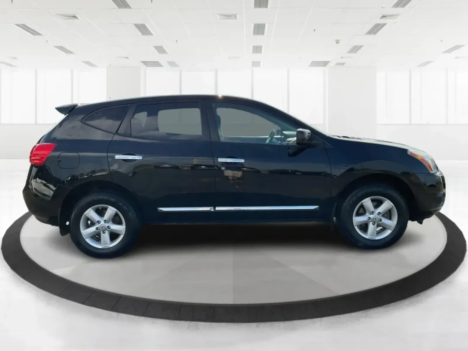 2013 Nissan Rogue S (JN8AS5MV0DW) with an 2.5L I-4 DOHC engine, located at 4508 South Dixie Dr, Moraine, OH, 45439, (937) 908-9800, 39.689976, -84.218452 - ### Explore the Perfect Family Adventure with the 2013 Nissan Rogue at Advantage Car and Credit - Moraine!<br /> <br /> Are you in the market for a versatile SUV that can handle both the daily grind and weekend getaways? Look no further than the 2013 Nissan Rogue, available now at Advantage Car and - Photo#1