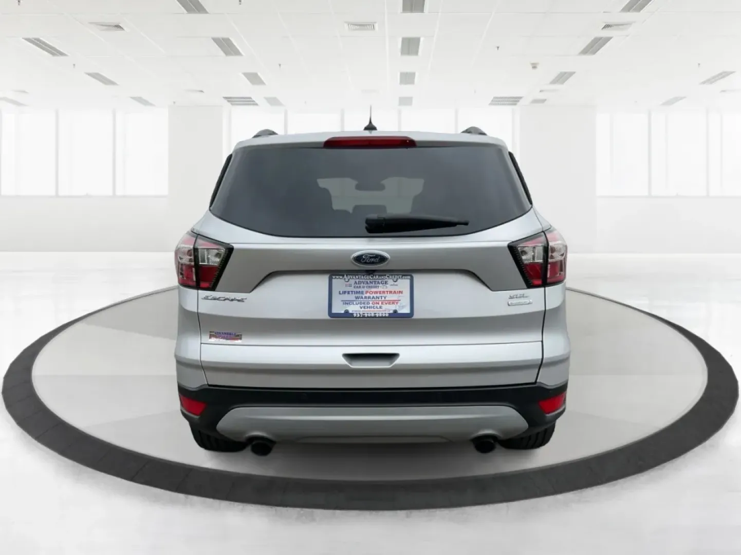 2018 Ford Escape SEL (1FMCU0HD1JU) with an Other engine, located at 1230 East Main St, Xenia, OH, 45385, (937) 908-9800, 39.688026, -83.910172 - **Discover Your Perfect Adventure Companion: 2018 Ford Escape SEL Available at Advantage Car and Credit**<br /> <br /> Are you ready to elevate your family outings or weekend getaways? The 2018 Ford Escape SEL, offered at **Advantage Car and Credit** in **Xenia, OH**, is the ideal vehicle for both u - Photo#3