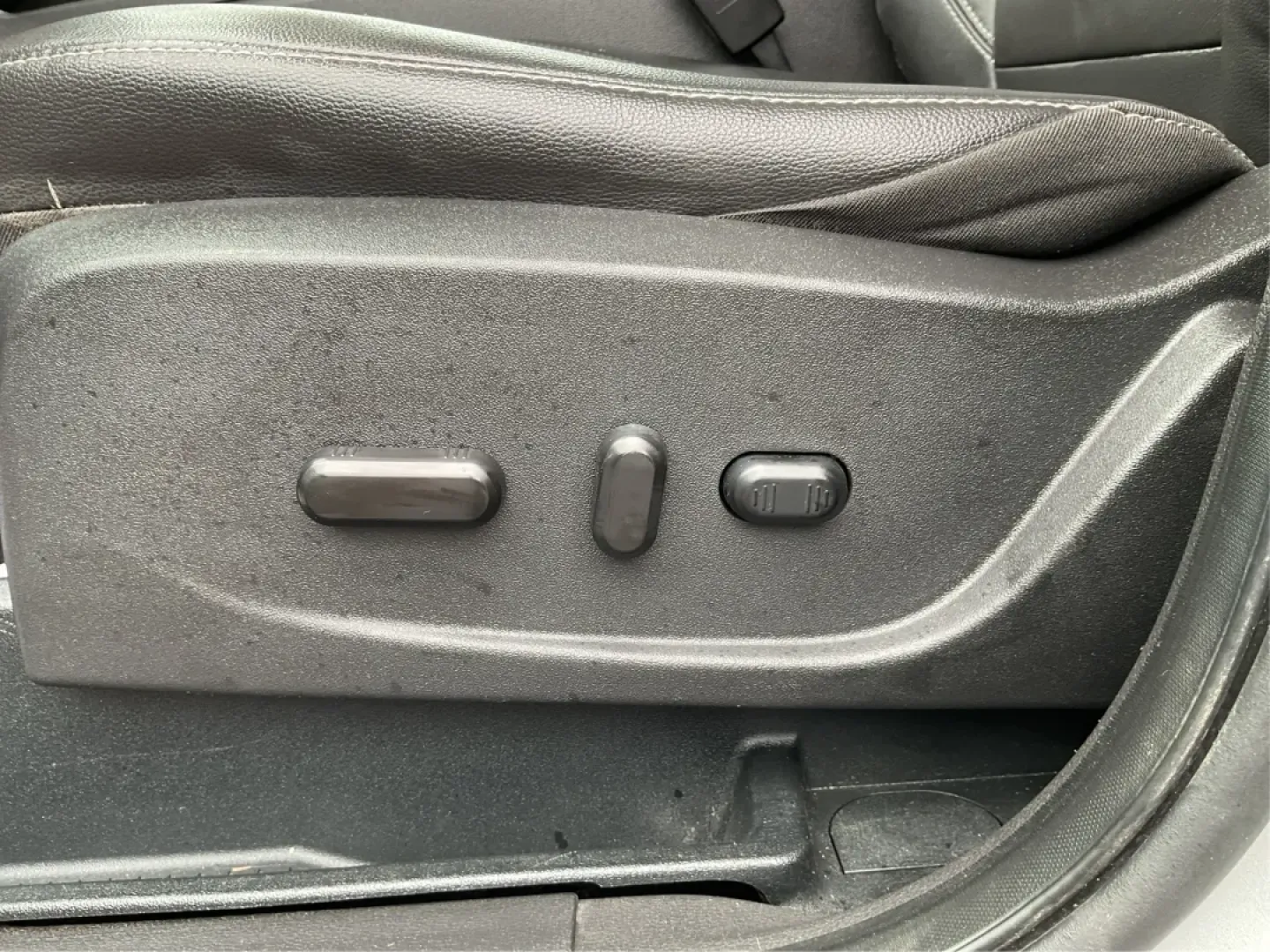 2018 Ford Escape SEL (1FMCU0HD1JU) with an Other engine, located at 1230 East Main St, Xenia, OH, 45385, (937) 908-9800, 39.688026, -83.910172 - **Discover Your Perfect Adventure Companion: 2018 Ford Escape SEL Available at Advantage Car and Credit**<br /> <br /> Are you ready to elevate your family outings or weekend getaways? The 2018 Ford Escape SEL, offered at **Advantage Car and Credit** in **Xenia, OH**, is the ideal vehicle for both u - Photo#18