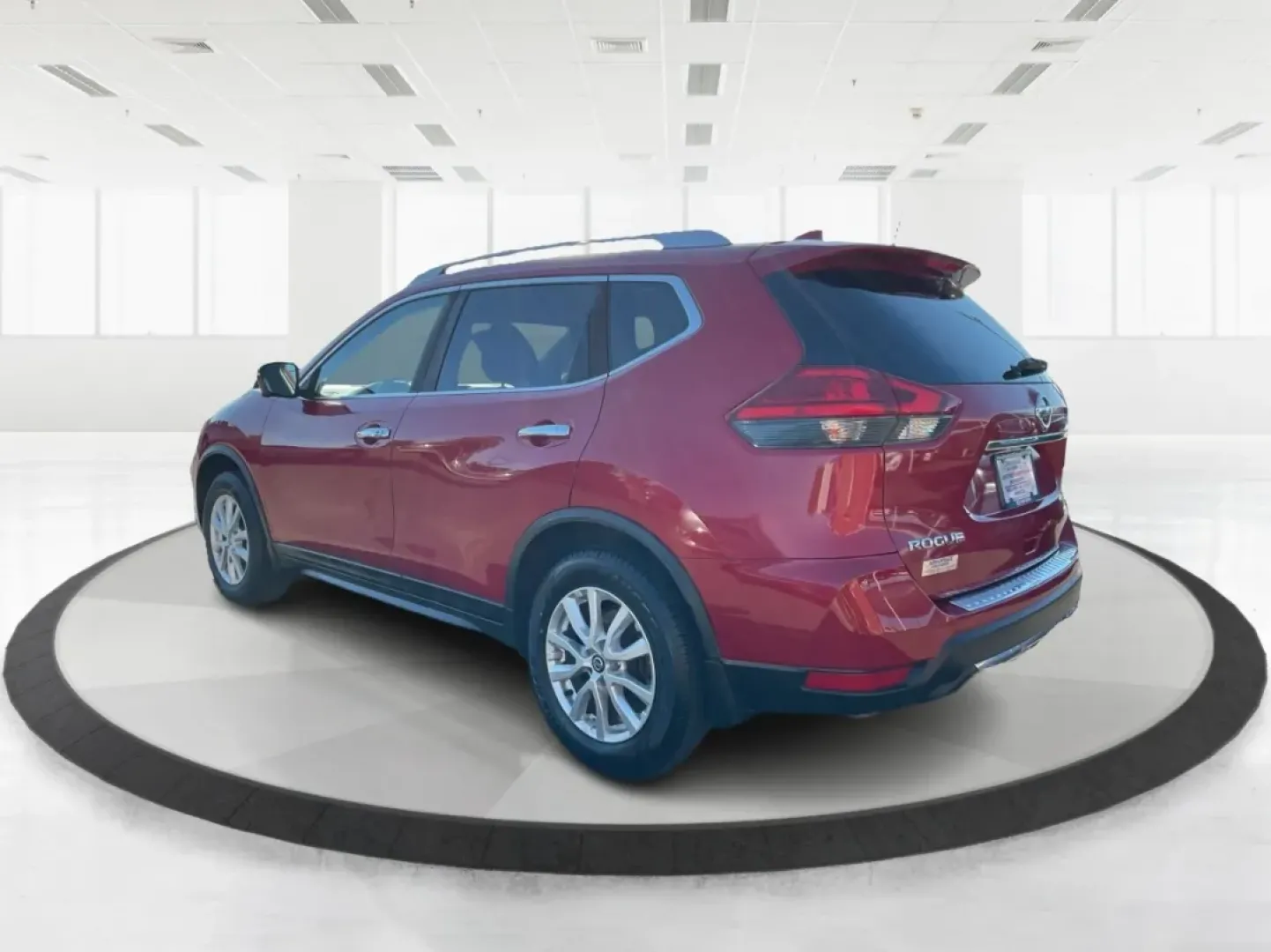 2017 Nissan Rogue SV (JN8AT2MV6HW) with an 2.5L I-4 DOHC engine, located at 4508 South Dixie Dr, Moraine, OH, 45439, (937) 908-9800, 39.689976, -84.218452 - Are you searching for the perfect vehicle to enhance your daily adventures? Look no further! This 2017 Nissan Rogue SV is the ideal SUV for those who crave versatility and comfort, making it a fantastic choice for growing families, weekend warriors, and daily commuters alike. With its spacious inter - Photo#4