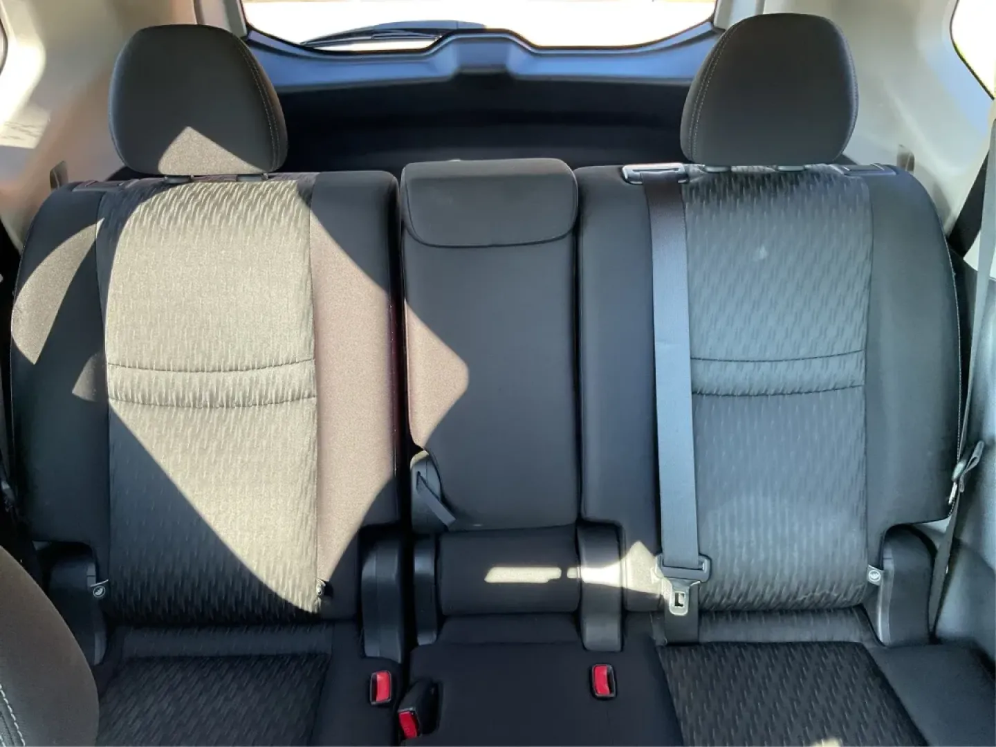 2017 Nissan Rogue SV (JN8AT2MV6HW) with an 2.5L I-4 DOHC engine, located at 4508 South Dixie Dr, Moraine, OH, 45439, (937) 908-9800, 39.689976, -84.218452 - Are you searching for the perfect vehicle to enhance your daily adventures? Look no further! This 2017 Nissan Rogue SV is the ideal SUV for those who crave versatility and comfort, making it a fantastic choice for growing families, weekend warriors, and daily commuters alike. With its spacious inter - Photo#14