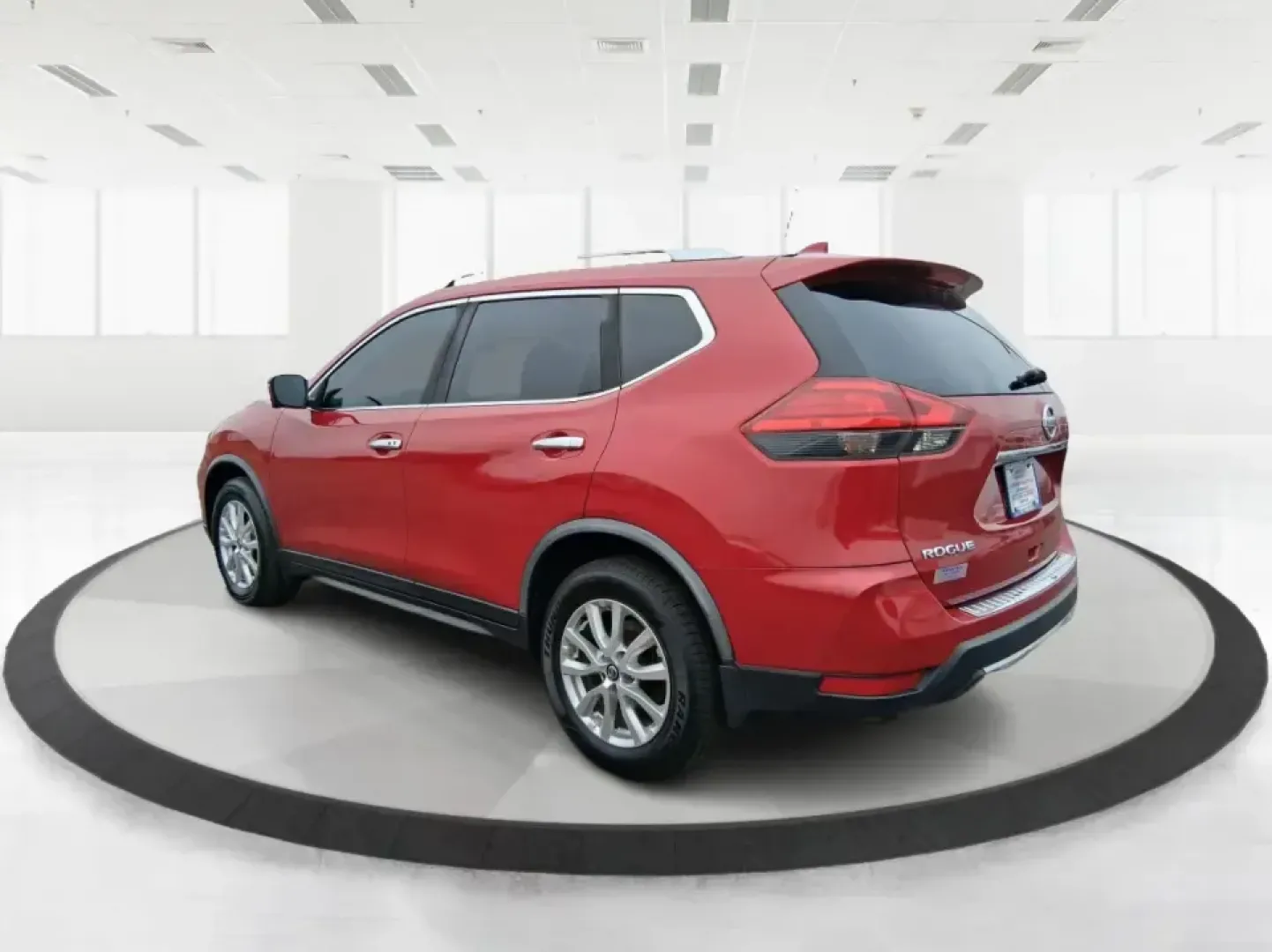 2017 Nissan Rogue SV (JN8AT2MV6HW) with an 2.5L I-4 DOHC engine, CVT transmission, located at 1230 East Main St, Xenia, OH, 45385, (937) 908-9800, 39.688026, -83.910172 - Are you searching for the perfect vehicle to enhance your daily adventures? Look no further! This 2017 Nissan Rogue SV is the ideal SUV for those who crave versatility and comfort, making it a fantastic choice for growing families, weekend warriors, and daily commuters alike. With its spacious inter - Photo#3