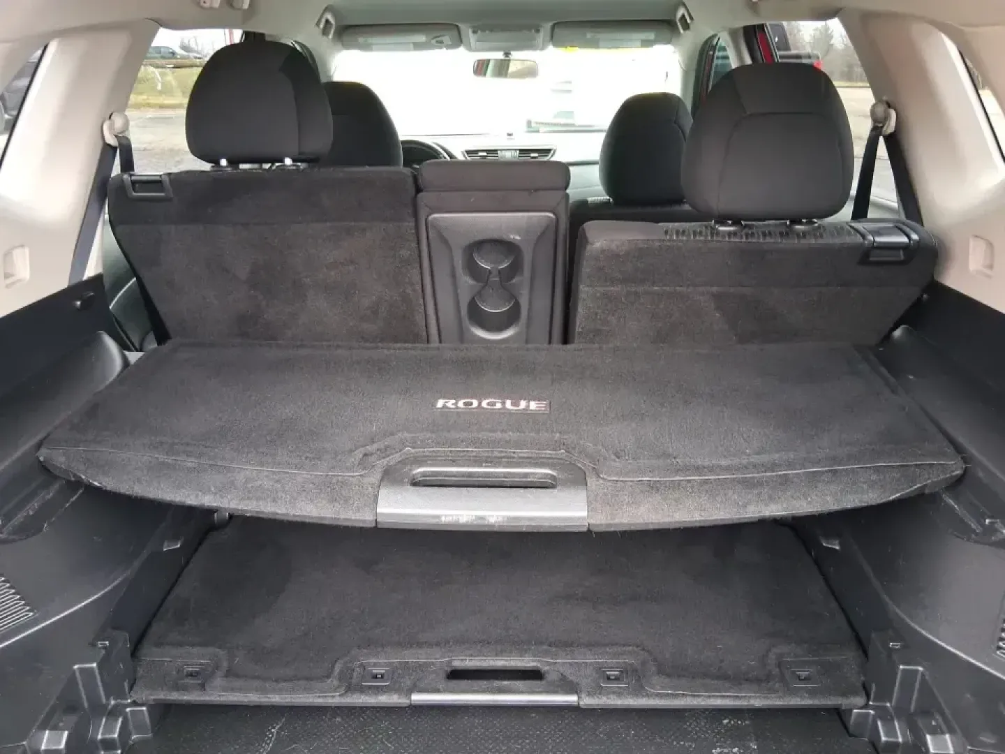 2017 Nissan Rogue SV (JN8AT2MV6HW) with an 2.5L I-4 DOHC engine, CVT transmission, located at 1230 East Main St, Xenia, OH, 45385, (937) 908-9800, 39.688026, -83.910172 - Are you searching for the perfect vehicle to enhance your daily adventures? Look no further! This 2017 Nissan Rogue SV is the ideal SUV for those who crave versatility and comfort, making it a fantastic choice for growing families, weekend warriors, and daily commuters alike. With its spacious inter - Photo#11