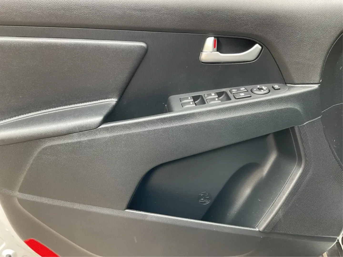 2015 Kia Sportage EX (KNDPC3AC4F7) with an Other engine, located at 8750 N County Rd 25A, Piqua, OH, 45356, (937) 908-9800, 40.164391, -84.232513 - **Get Ready for Adventure with the 2015 Kia Sportage EX from Advantage Car and Credit!**<br /> <br /> Are you looking for the perfect vehicle to elevate your weekend getaways and daily commutes? Look no further than this stunning 2015 Kia Sportage EX, available now at Advantage Car and Credit in New - Photo#17