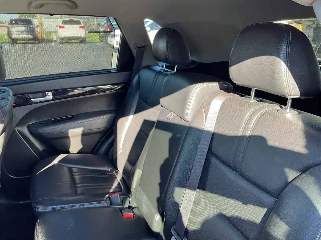 2015 Kia Sorento LX (5XYKTCA66FG) with an 2.4L I-4 gasoline direct injection engine, located at 4508 South Dixie Dr, Moraine, OH, 45439, (937) 908-9800, 39.689976, -84.218452 - **Adventure Awaits with the 2015 Kia Sorento LX from Advantage Car and Credit!**<br /> <br /> Are you ready to elevate your family outings or embark on unforgettable weekend adventures? Look no further than this stunning **2015 Kia Sorento LX**! With its striking Remington Red Metallic exterior and - Photo#10