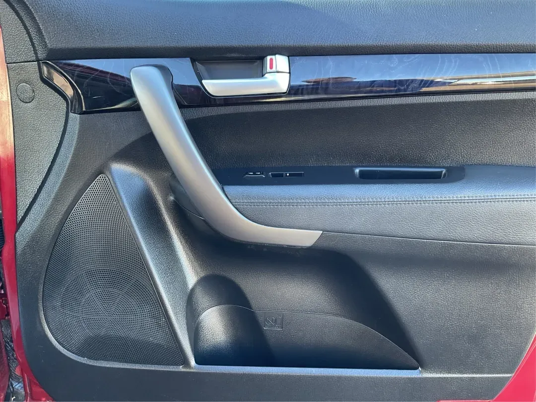 2015 Kia Sorento LX (5XYKTCA66FG) with an 2.4L I-4 gasoline direct injection engine, located at 4508 South Dixie Dr, Moraine, OH, 45439, (937) 908-9800, 39.689976, -84.218452 - **Adventure Awaits with the 2015 Kia Sorento LX from Advantage Car and Credit!**<br /> <br /> Are you ready to elevate your family outings or embark on unforgettable weekend adventures? Look no further than this stunning **2015 Kia Sorento LX**! With its striking Remington Red Metallic exterior and - Photo#18