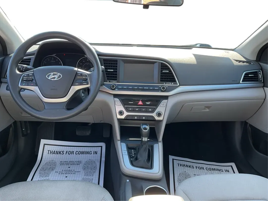 2017 Hyundai Elantra SE (5NPD84LF2HH) with an Nu 2L I-4 DOHC engine, located at 1230 East Main St, Xenia, OH, 45385, (937) 908-9800, 39.688026, -83.910172 - Discover your next adventure with the 2017 Hyundai Elantra SE, available now at Advantage Car and Credit - Piqua! This stylish sedan is perfect for budget-conscious buyers looking for a reliable vehicle that effortlessly blends comfort, performance, and technology. Whether you're commuting to work, - Photo#20