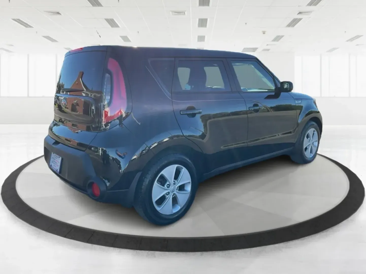 2015 Kia Soul Base (KNDJN2A22F7) with an Other engine, Auto transmission, located at 880 E. National Road, Vandalia, OH, 45377, (937) 908-9800, 39.891918, -84.183594 - Discover a new level of convenience and versatility with the 2015 Kia Soul, the perfect vehicle for those balancing a busy lifestyle in Vandalia, OH. Whether you're a growing family looking for a spacious ride, a commuter needing dependability for long drives, or someone seeking low-maintenance vehi - Photo#2