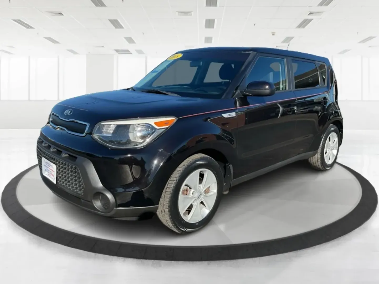 2015 Kia Soul Base (KNDJN2A22F7) with an 1.6L L4 DOHC 16V engine, Auto transmission, located at 1230 East Main St, Xenia, OH, 45385, (937) 908-9800, 39.688026, -83.910172 - Discover a new level of convenience and versatility with the 2015 Kia Soul, the perfect vehicle for those balancing a busy lifestyle in Vandalia, OH. Whether you're a growing family looking for a spacious ride, a commuter needing dependability for long drives, or someone seeking low-maintenance vehi - Photo#8