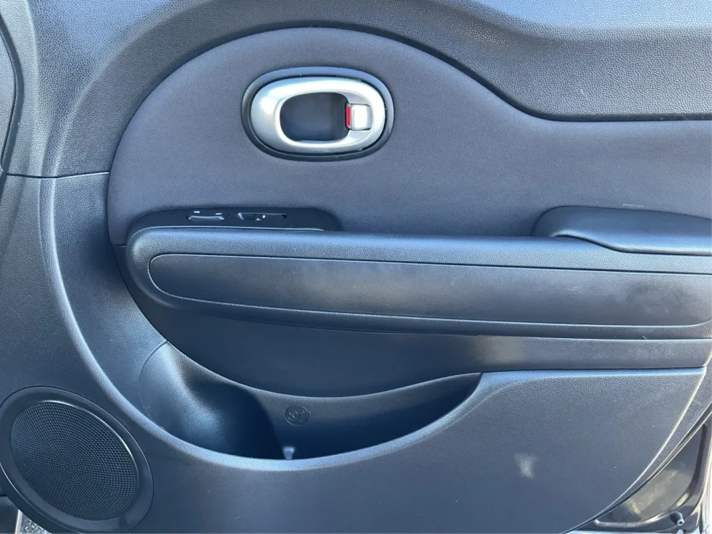 2015 Kia Soul Base (KNDJN2A22F7) with an 1.6L L4 DOHC 16V engine, Auto transmission, located at 1230 East Main St, Xenia, OH, 45385, (937) 908-9800, 39.688026, -83.910172 - Discover a new level of convenience and versatility with the 2015 Kia Soul, the perfect vehicle for those balancing a busy lifestyle in Vandalia, OH. Whether you're a growing family looking for a spacious ride, a commuter needing dependability for long drives, or someone seeking low-maintenance vehi - Photo#18