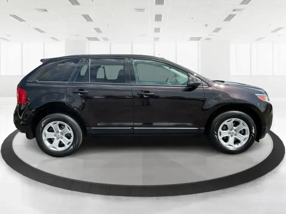 2013 Ford Edge SEL (2FMDK3JC0DB) with an 3.5L V6 DOHC 24V engine, 6-Speed Automatic transmission, located at 880 E. National Road, Vandalia, OH, 45377, (937) 908-9800, 39.891918, -84.183594 - **Explore New Horizons with the 2013 Ford Edge SEL Your Adventure Awaits!**<br /> <br /> Are you ready to elevate your daily commute or embark on weekend adventures with friends and family? The 2013 Ford Edge SEL is the versatile SUV that perfectly balances style, comfort, and capability, making it - Photo#1