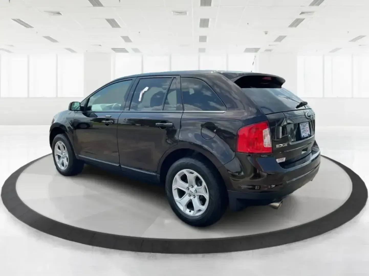 2013 Ford Edge SEL (2FMDK3JC0DB) with an 3.5L V6 DOHC 24V engine, 6-Speed Automatic transmission, located at 880 E. National Road, Vandalia, OH, 45377, (937) 908-9800, 39.891918, -84.183594 - **Explore New Horizons with the 2013 Ford Edge SEL Your Adventure Awaits!**<br /> <br /> Are you ready to elevate your daily commute or embark on weekend adventures with friends and family? The 2013 Ford Edge SEL is the versatile SUV that perfectly balances style, comfort, and capability, making it- Photo#4
