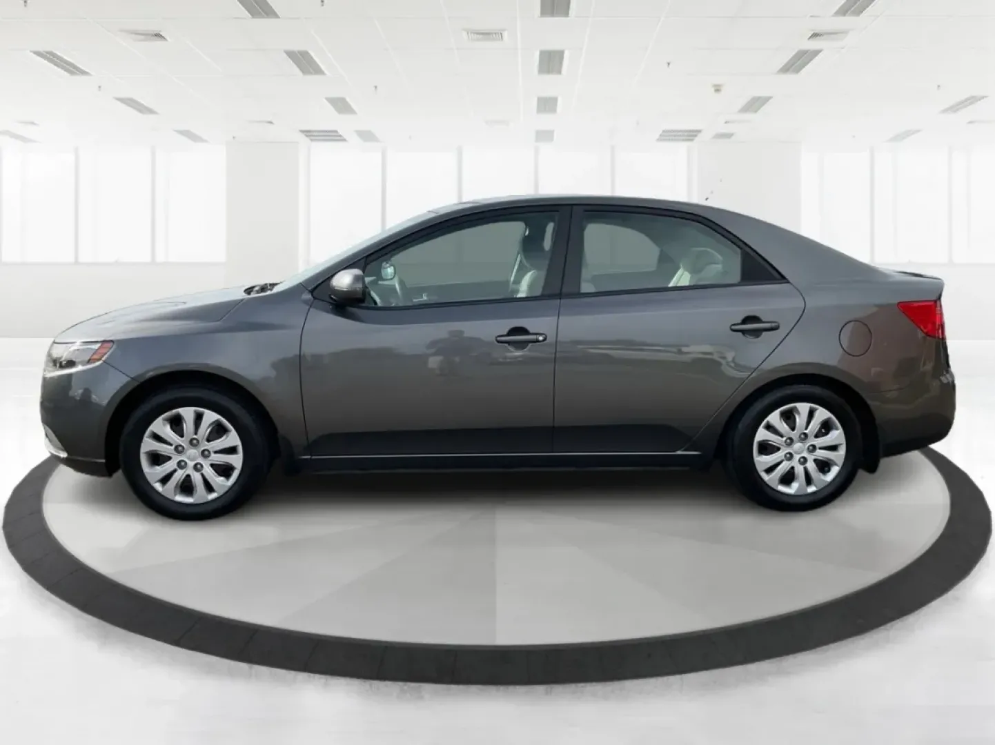 2013 Kia Forte EX (KNAFU4A27D5) with an 2L I-4 DOHC engine, located at 1230 East Main St, Xenia, OH, 45385, (937) 908-9800, 39.688026, -83.910172 - Are you searching for the perfect vehicle that seamlessly blends comfort, reliability, and affordability? Look no further than the 2013 Kia Forte EX, available now at Advantage Car and Credit in Xenia, OH. This stylish sedan is ideal for both daily commutes and weekend getaways, making it perfect fo - Photo#5