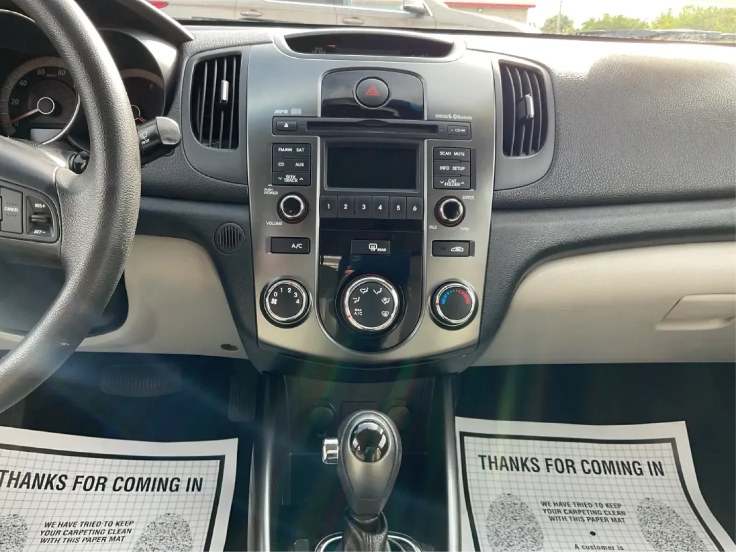 2013 Kia Forte EX (KNAFU4A27D5) with an 2L I-4 DOHC engine, located at 1230 East Main St, Xenia, OH, 45385, (937) 908-9800, 39.688026, -83.910172 - Are you searching for the perfect vehicle that seamlessly blends comfort, reliability, and affordability? Look no further than the 2013 Kia Forte EX, available now at Advantage Car and Credit in Xenia, OH. This stylish sedan is ideal for both daily commutes and weekend getaways, making it perfect fo - Photo#12