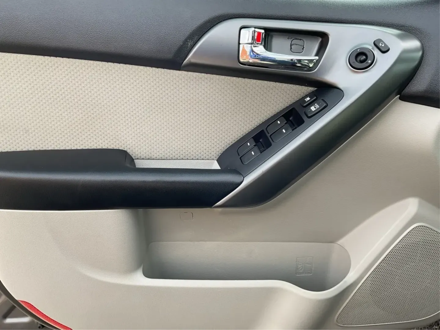 2013 Kia Forte EX (KNAFU4A27D5) with an 2L I-4 DOHC engine, located at 1230 East Main St, Xenia, OH, 45385, (937) 908-9800, 39.688026, -83.910172 - Are you searching for the perfect vehicle that seamlessly blends comfort, reliability, and affordability? Look no further than the 2013 Kia Forte EX, available now at Advantage Car and Credit in Xenia, OH. This stylish sedan is ideal for both daily commutes and weekend getaways, making it perfect fo - Photo#16