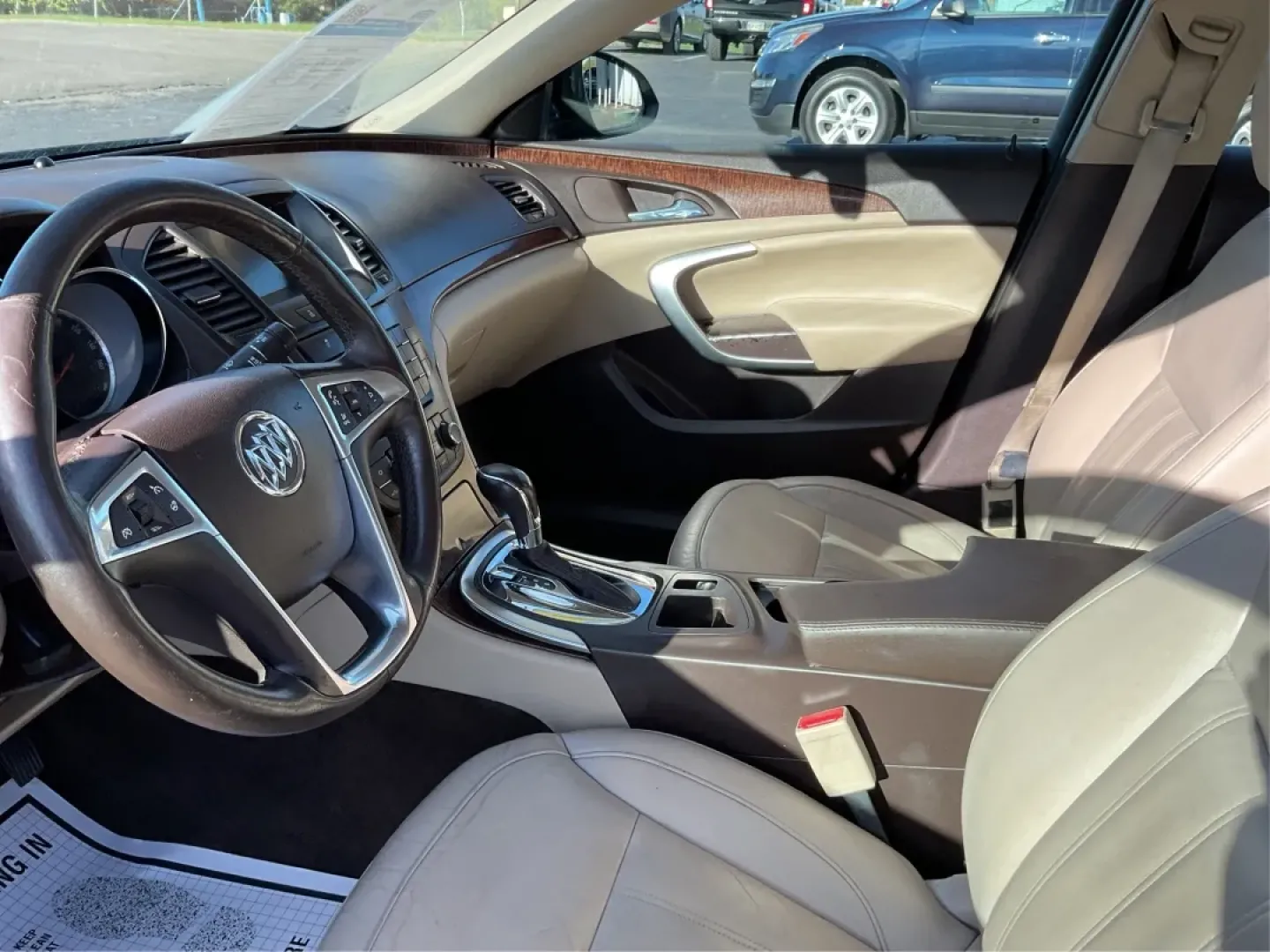 2013 Buick Regal Turbo - Premium 1 (2G4GS5EV2D9) with an ECOTEC 2L I-4 gasoline direct injection engine, located at 8750 N County Rd 25A, Piqua, OH, 45356, (937) 908-9800, 40.164391, -84.232513 - Are you in search of the perfect sedan that balances style, comfort, and practicality? Look no further than the 2013 Buick Regal Turbo - Premium 1, available now at Advantage Car and Credit - Piqua. Located at 8750 N County Rd 25A, Piqua, OH 45356, our Buy Here Pay Here dealership specializes in pro - Photo#9