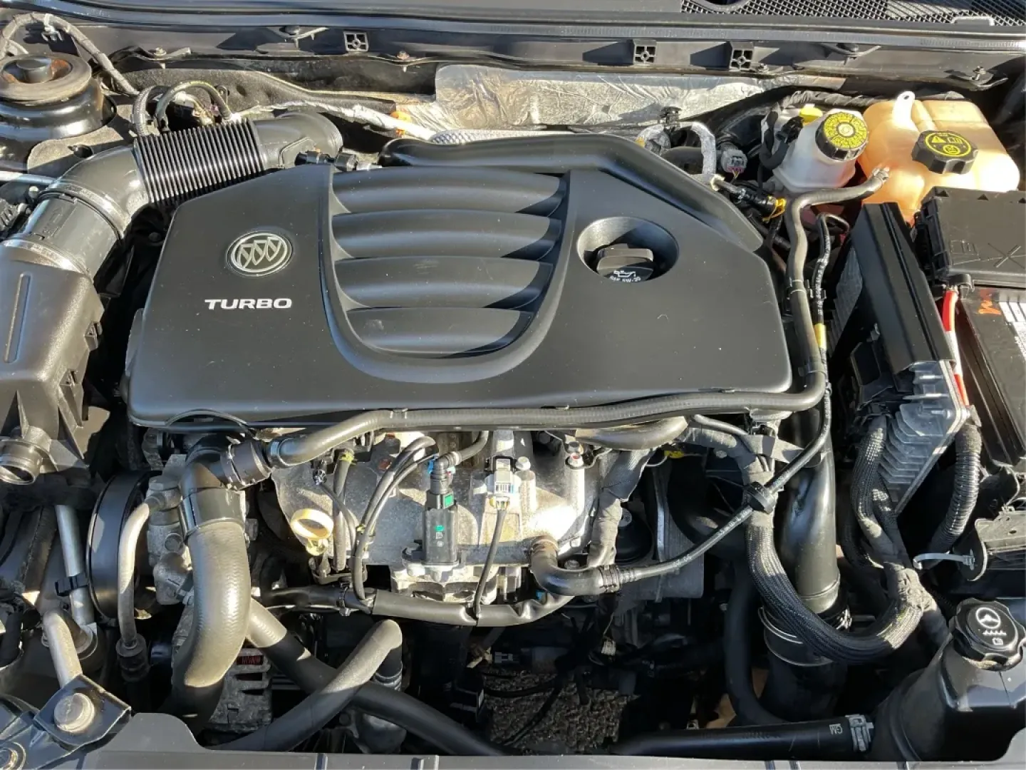 2013 Buick Regal Turbo - Premium 1 (2G4GS5EV2D9) with an ECOTEC 2L I-4 gasoline direct injection engine, located at 8750 N County Rd 25A, Piqua, OH, 45356, (937) 908-9800, 40.164391, -84.232513 - Are you in search of the perfect sedan that balances style, comfort, and practicality? Look no further than the 2013 Buick Regal Turbo - Premium 1, available now at Advantage Car and Credit - Piqua. Located at 8750 N County Rd 25A, Piqua, OH 45356, our Buy Here Pay Here dealership specializes in pro - Photo#11