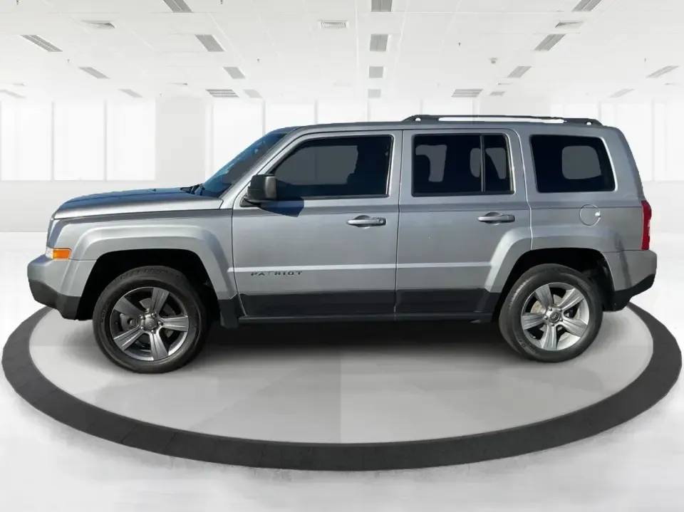 2016 Jeep Patriot Sport SE (1C4NJPBA0GD) with an 2L I-4 DOHC engine, Automatic transmission, located at 4508 South Dixie Dr, Moraine, OH, 45439, (937) 908-9800, 39.689976, -84.218452 - **Explore Adventure with the 2016 Jeep Patriot Sport SE Your Next Road Trip Awaits!**<br /> <br /> When it comes to memorable road trips or weekend getaways, having the right vehicle can make all the difference. The **2016 Jeep Patriot Sport SE** is designed for those who crave the thrill of advent - Photo#5